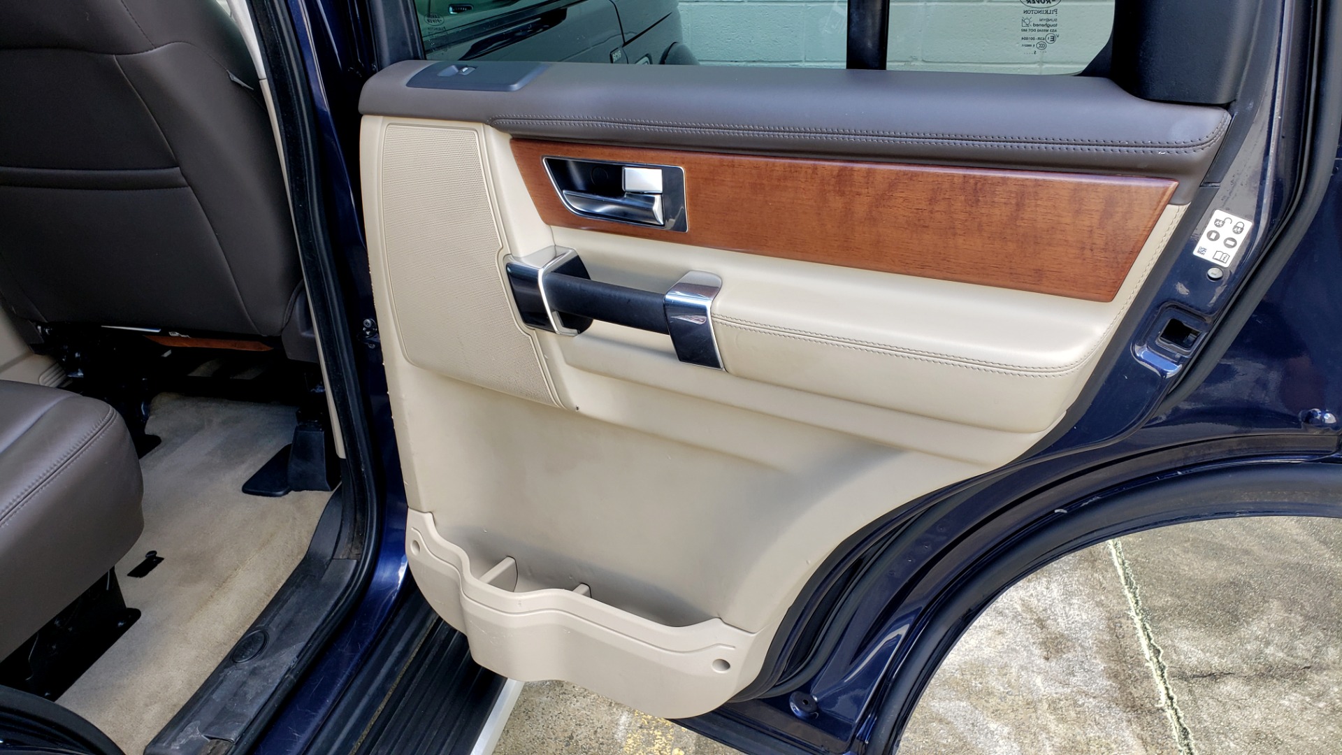 Used 2016 Land Rover LR4 HSE LUX / NAV / SUNROOF / MERIDIAN / REARVIEW / 3-ROW for sale Sold at Formula Imports in Charlotte NC 28227 83