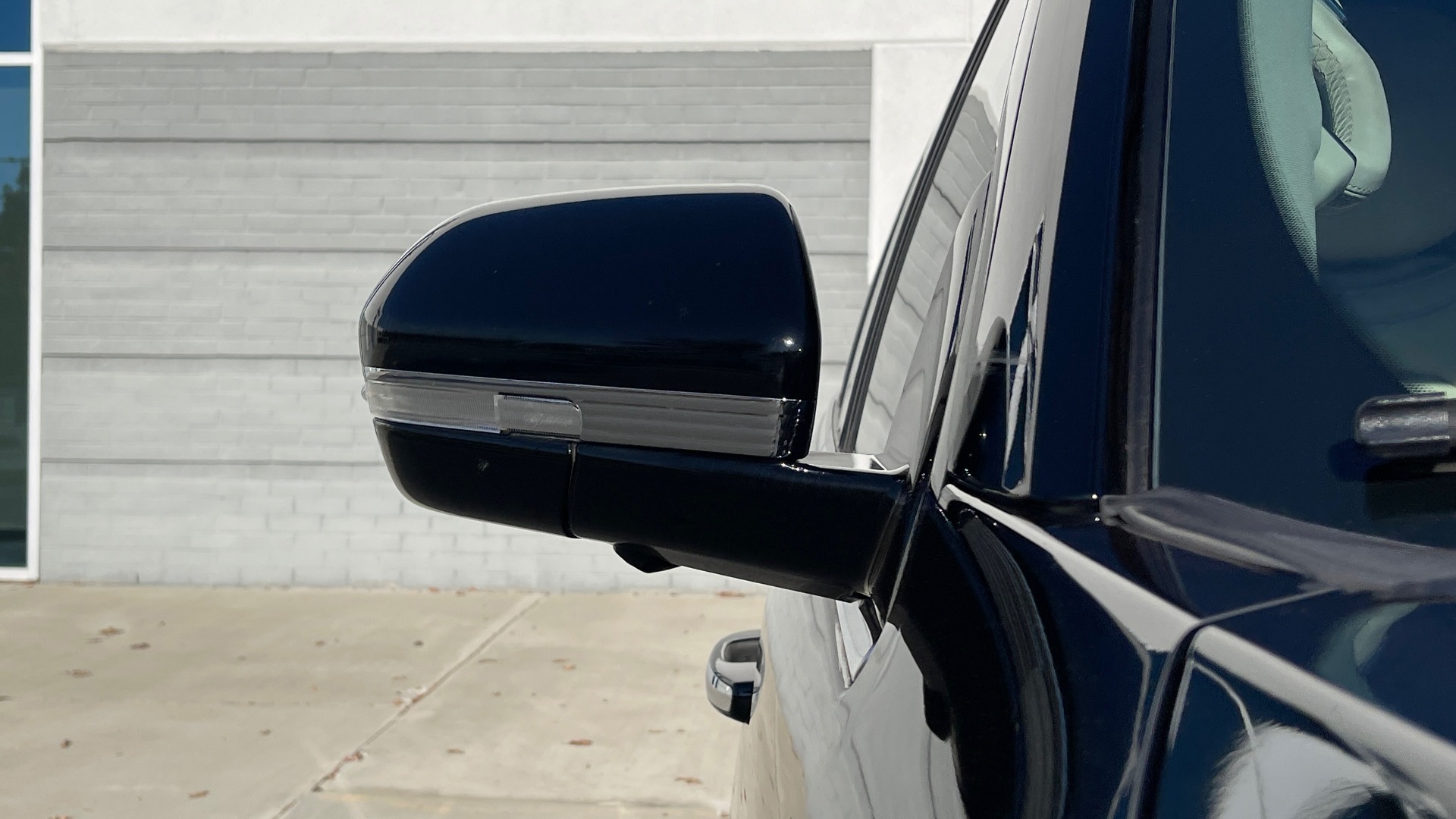 Used 2018 Lincoln NAVIGATOR L 4X4 SELECT / 3.5L V6 / 10-SPD AUTO / NAV / PANO-ROOF / 3-ROW / REARVIEW for sale $64,999 at Formula Imports in Charlotte NC 28227 13