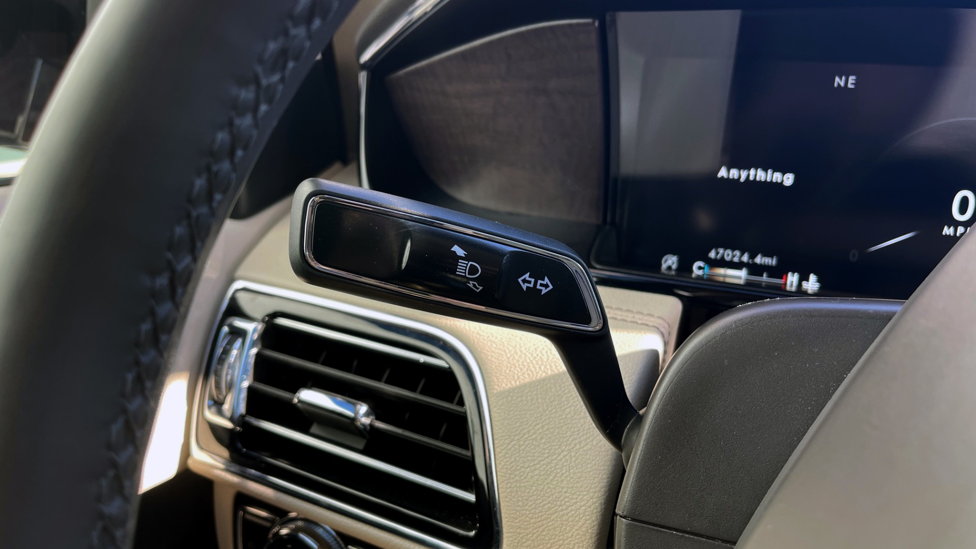 Used 2018 Lincoln NAVIGATOR L 4X4 SELECT / 3.5L V6 / 10-SPD AUTO / NAV / PANO-ROOF / 3-ROW / REARVIEW for sale $64,999 at Formula Imports in Charlotte NC 28227 34