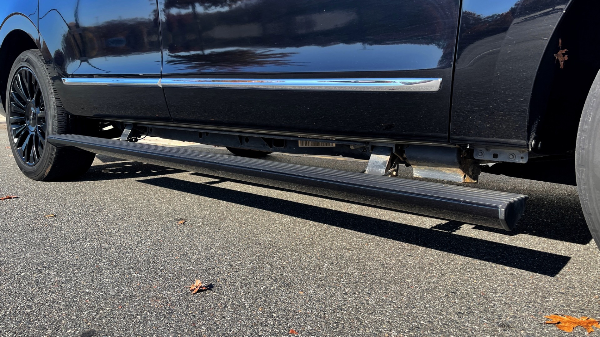 Used 2018 Lincoln NAVIGATOR L 4X4 SELECT / 3.5L V6 / 10-SPD AUTO / NAV / PANO-ROOF / 3-ROW / REARVIEW for sale $64,999 at Formula Imports in Charlotte NC 28227 68