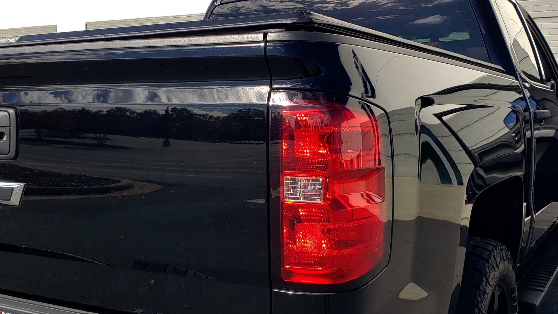 Used 2014 Chevrolet SILVERADO 1500 LT CREWCAB Z71 2LT / 5.3L V8 / AUTO / CONV PKG / TOW / REARVIEW for sale Sold at Formula Imports in Charlotte NC 28227 31