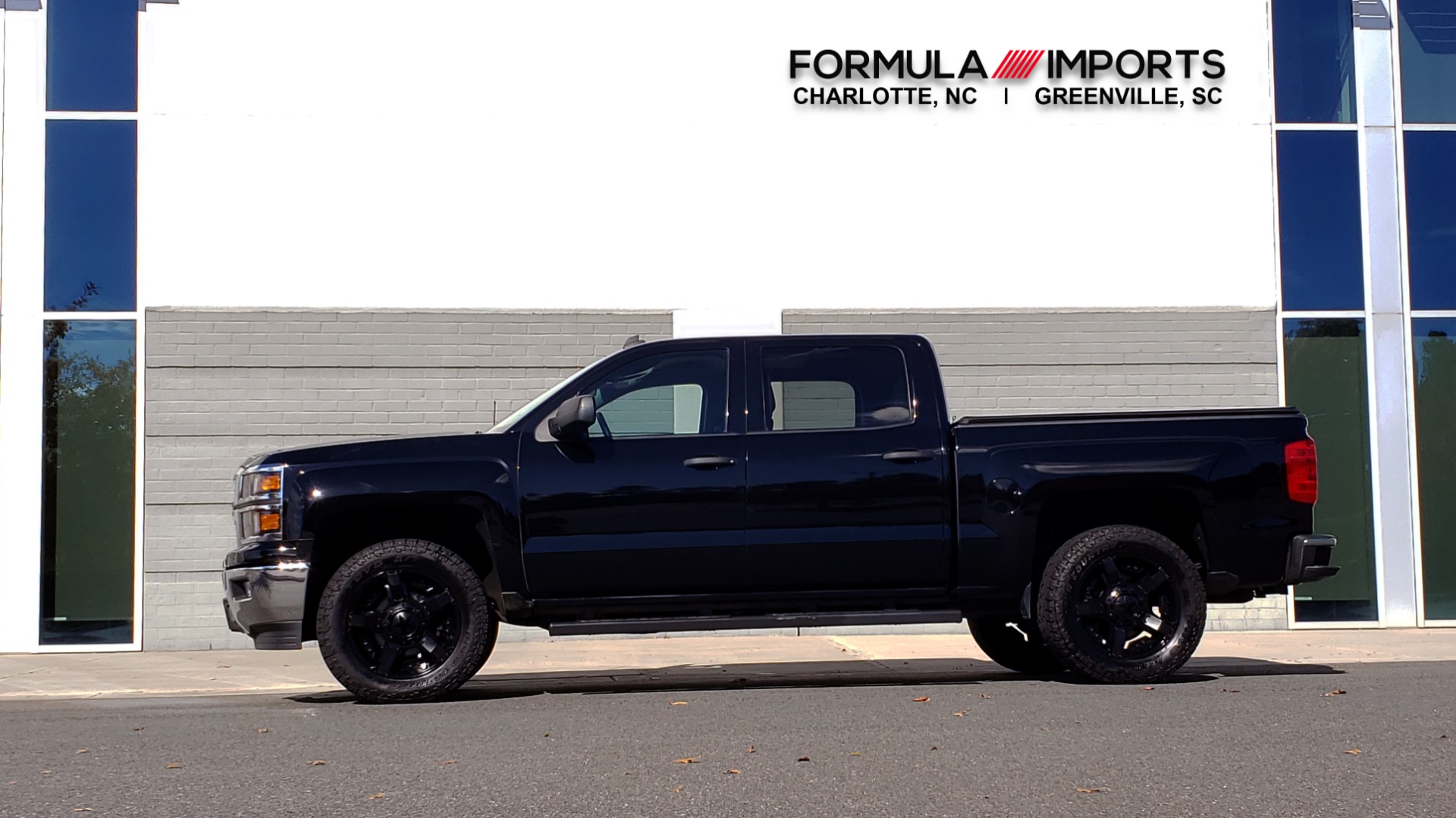 Used 2014 Chevrolet SILVERADO 1500 LT CREWCAB Z71 2LT / 5.3L V8 / AUTO / CONV PKG / TOW / REARVIEW for sale Sold at Formula Imports in Charlotte NC 28227 4