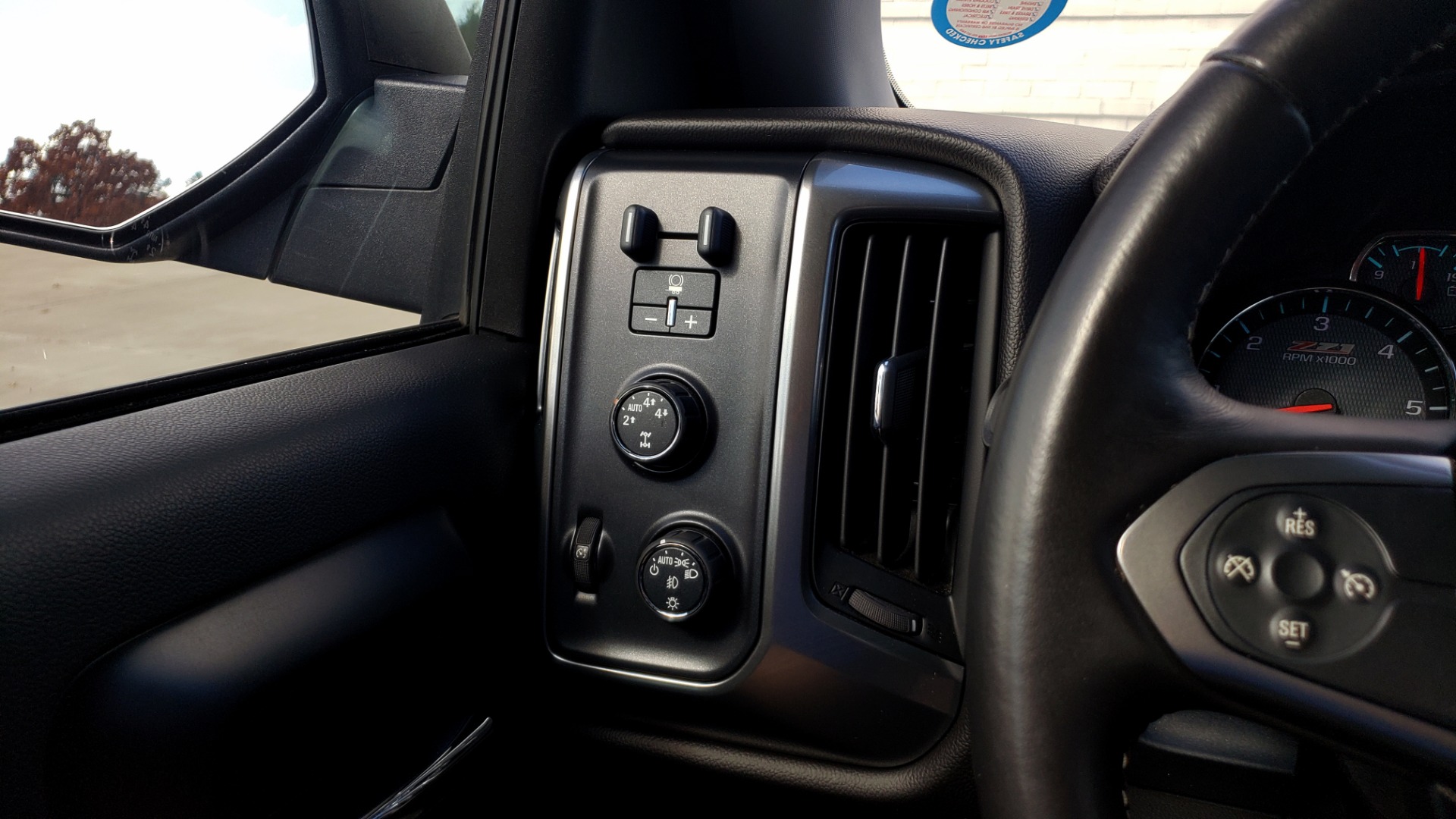 Used 2014 Chevrolet SILVERADO 1500 LT CREWCAB Z71 2LT / 5.3L V8 / AUTO / CONV PKG / TOW / REARVIEW for sale Sold at Formula Imports in Charlotte NC 28227 41