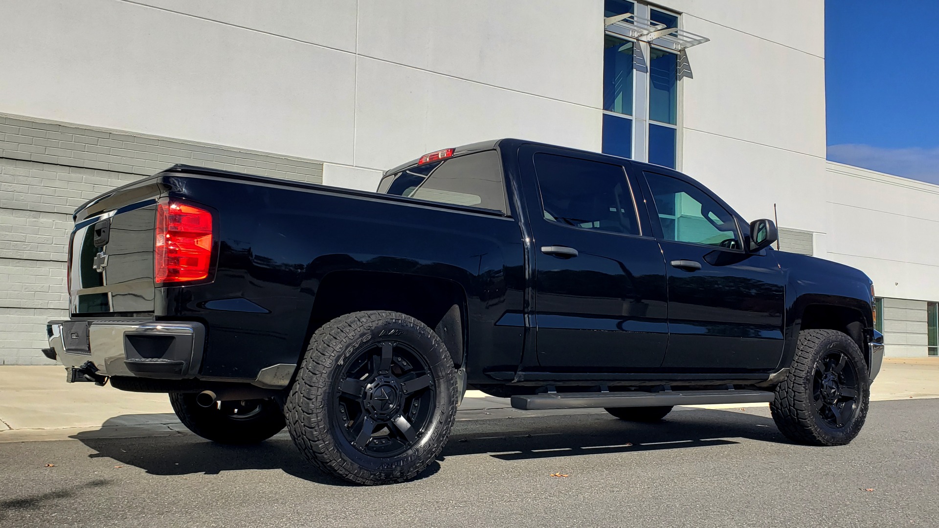 Used 2014 Chevrolet SILVERADO 1500 LT CREWCAB Z71 2LT / 5.3L V8 / AUTO / CONV PKG / TOW / REARVIEW for sale Sold at Formula Imports in Charlotte NC 28227 7