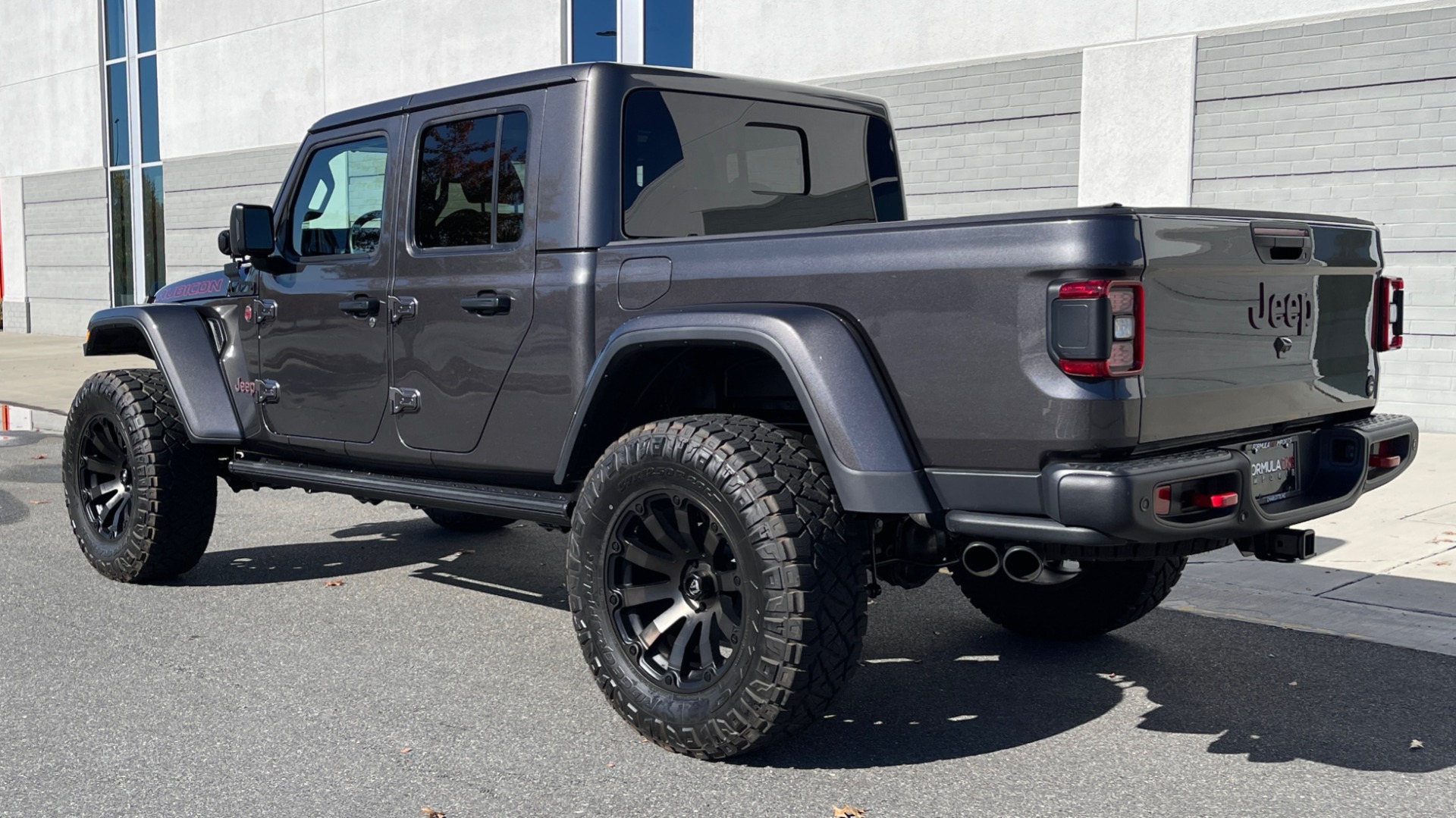 Used 2020 Jeep GLADIATOR RUBICON 4X4 / 3.6L / 8-SPD AUTO / NAV / ALPINE / LIFT / REARVIEW for sale $71,995 at Formula Imports in Charlotte NC 28227 3