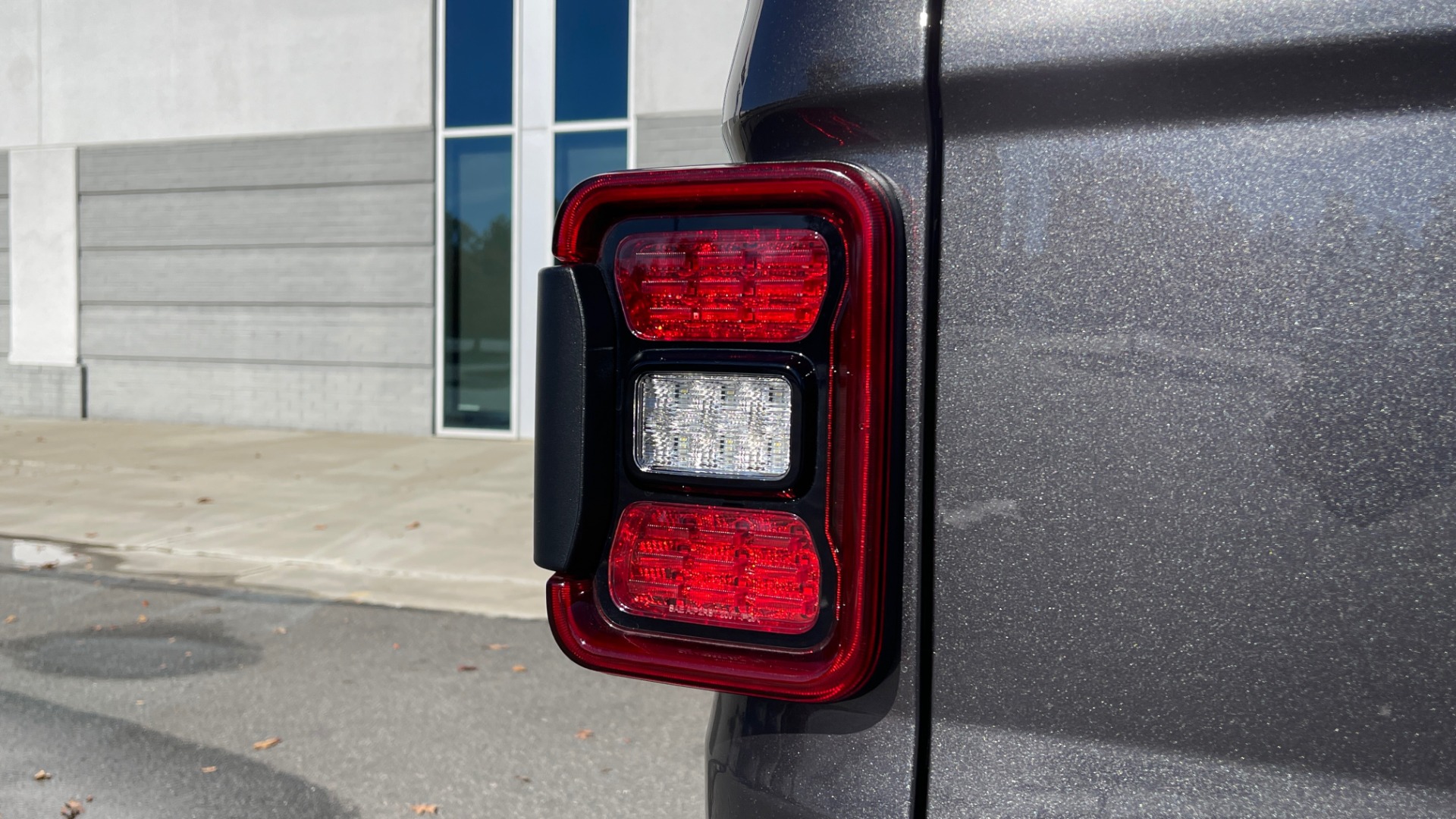 Used 2020 Jeep GLADIATOR RUBICON 4X4 / 3.6L / 8-SPD AUTO / NAV / ALPINE / LIFT / REARVIEW for sale $71,995 at Formula Imports in Charlotte NC 28227 33