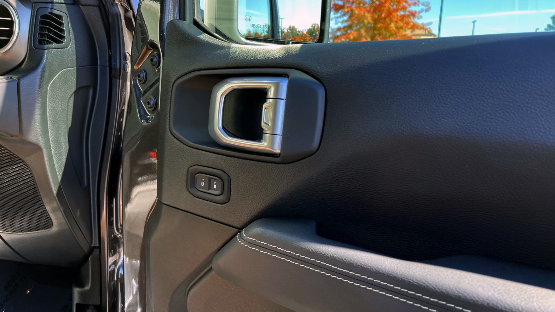 Used 2020 Jeep GLADIATOR RUBICON 4X4 / 3.6L / 8-SPD AUTO / NAV / ALPINE / LIFT / REARVIEW for sale $71,995 at Formula Imports in Charlotte NC 28227 79