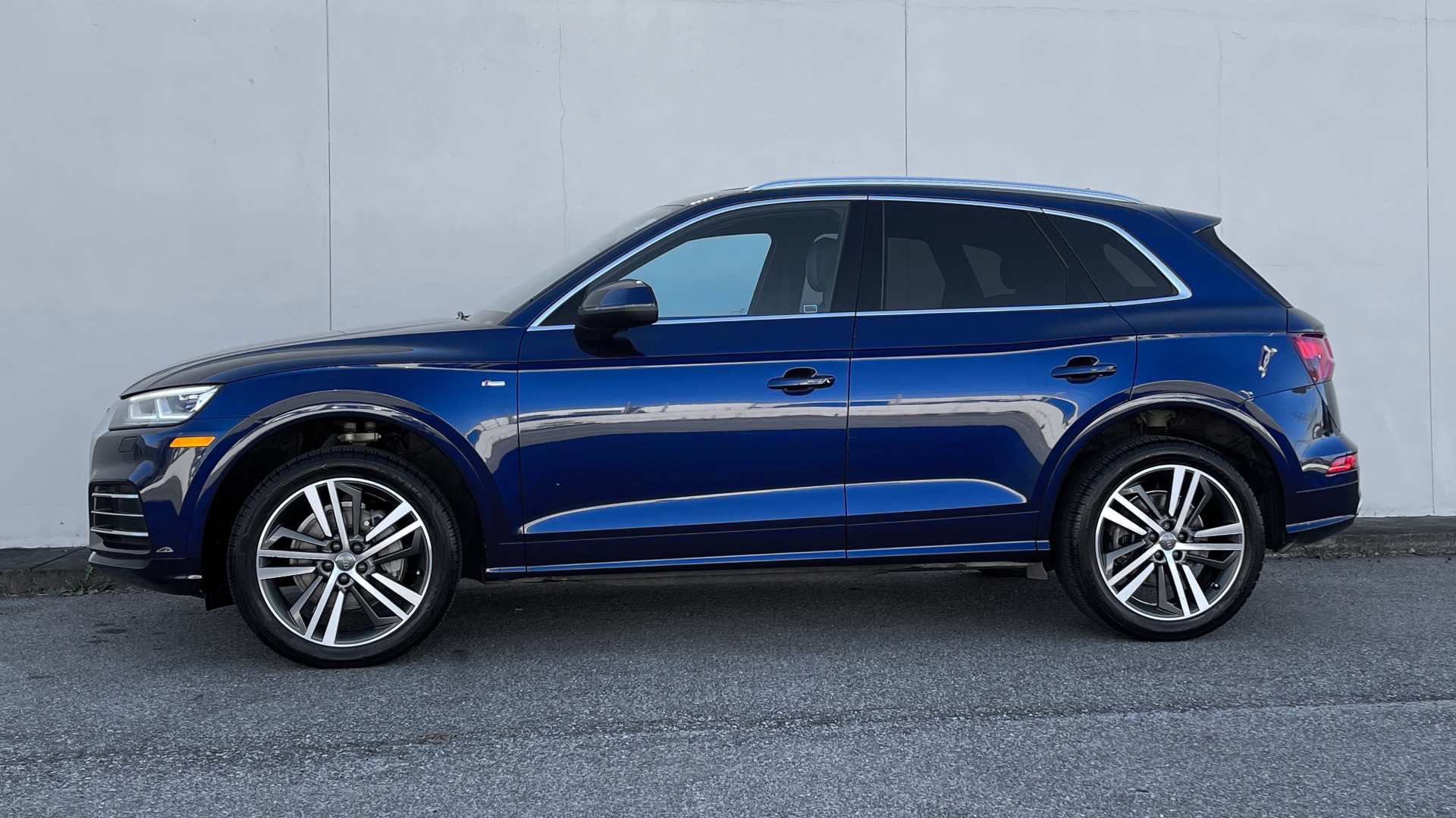 Used 2018 Audi Q5 2.0 TECH PRESTIGE / AWD / PANO-ROOF / B&O SOUND / REARVIEW for sale $34,795 at Formula Imports in Charlotte NC 28227 3