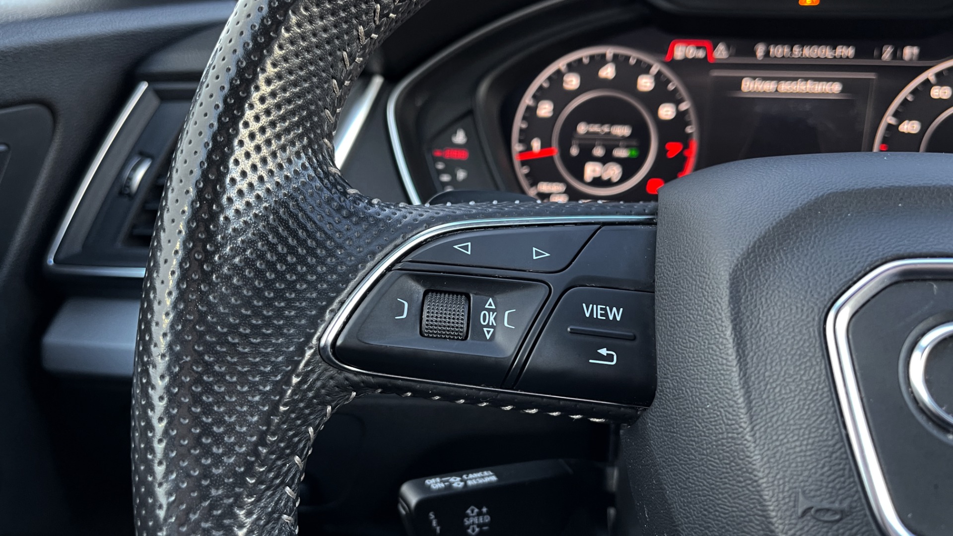 Used 2018 Audi Q5 2.0 TECH PRESTIGE / AWD / PANO-ROOF / B&O SOUND / REARVIEW for sale $34,795 at Formula Imports in Charlotte NC 28227 31