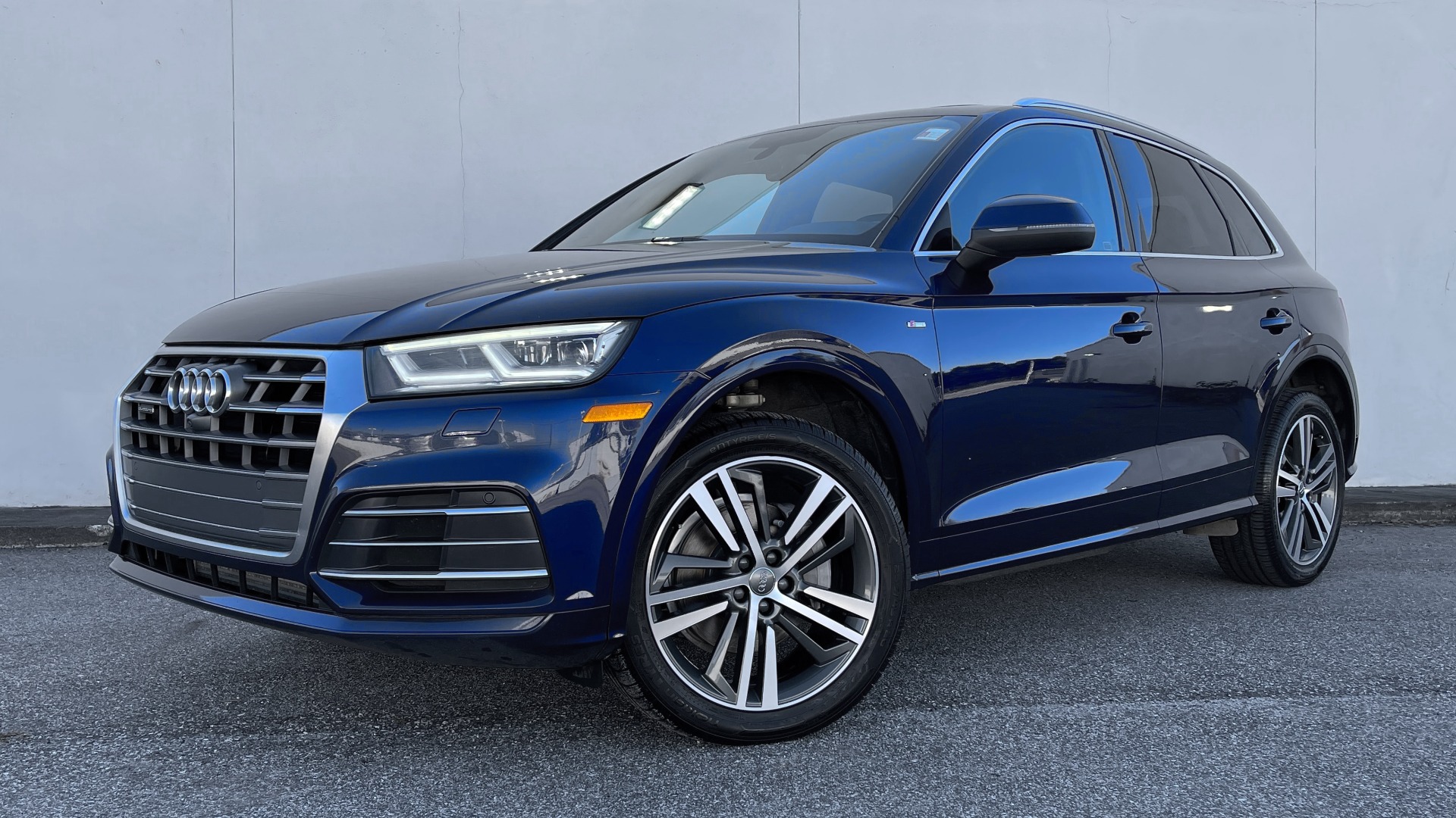 Used 2018 Audi Q5 2.0 TECH PRESTIGE / AWD / PANO-ROOF / B&O SOUND / REARVIEW for sale $34,795 at Formula Imports in Charlotte NC 28227 1