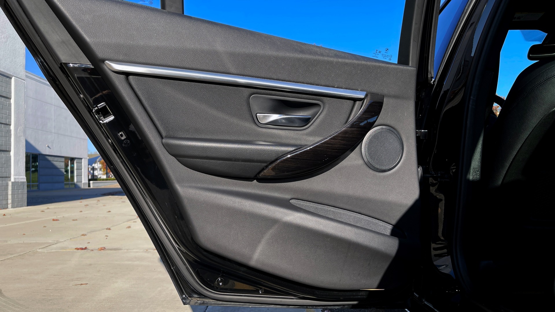 Used 2018 BMW 3 SERIES 330I XDRIVE / CONV PKG / SUNROOF / ABSD / HTD STS / REARVIEW for sale $30,295 at Formula Imports in Charlotte NC 28227 43