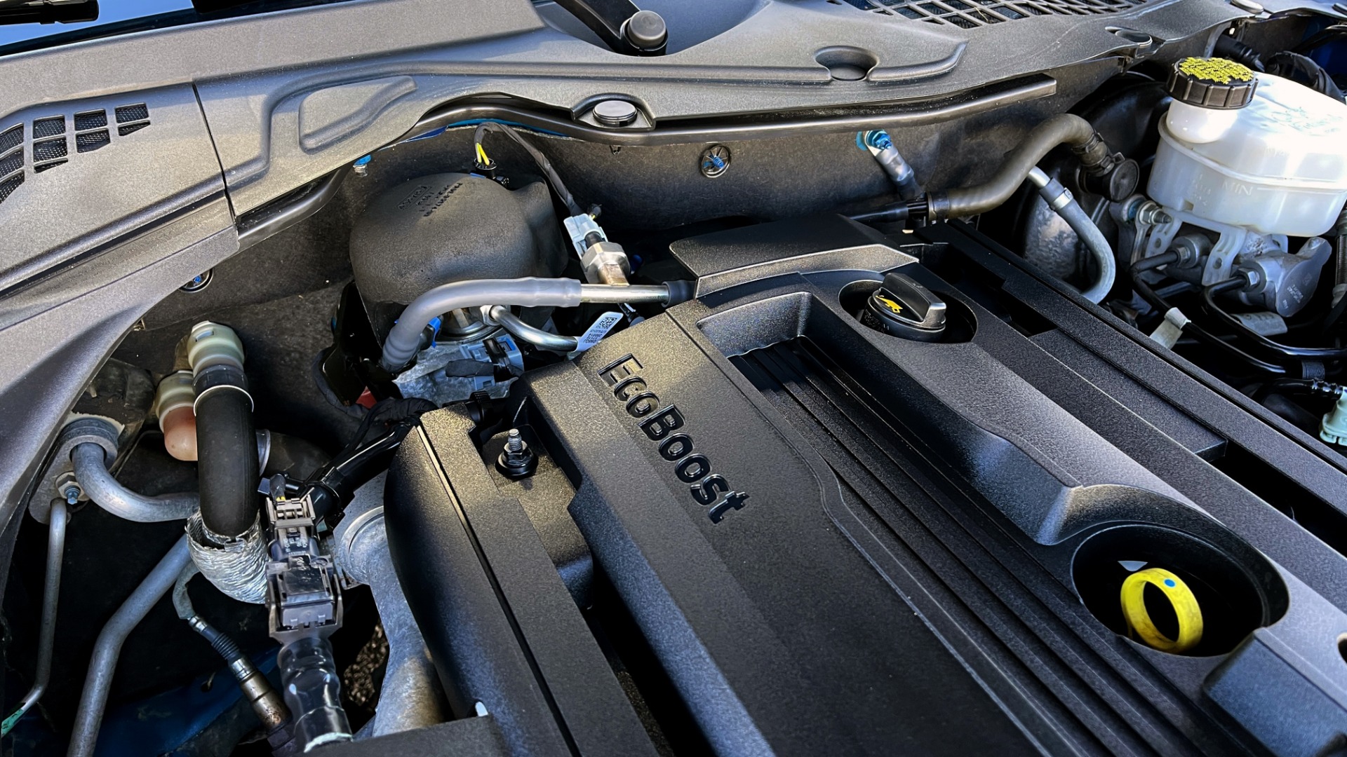 Used 2017 Ford MUSTANG ECOBOOST 2.3L PREMIUM / 6-SPD MANUAL / SYNC3 / REARVIEW for sale Sold at Formula Imports in Charlotte NC 28227 10