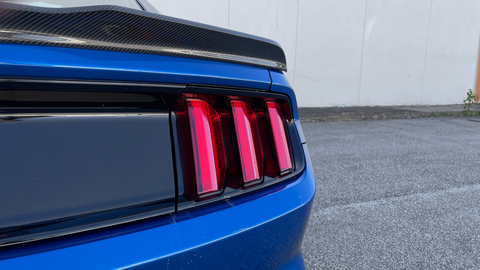 Used 2017 Ford MUSTANG ECOBOOST 2.3L PREMIUM / 6-SPD MANUAL / SYNC3 / REARVIEW for sale Sold at Formula Imports in Charlotte NC 28227 19