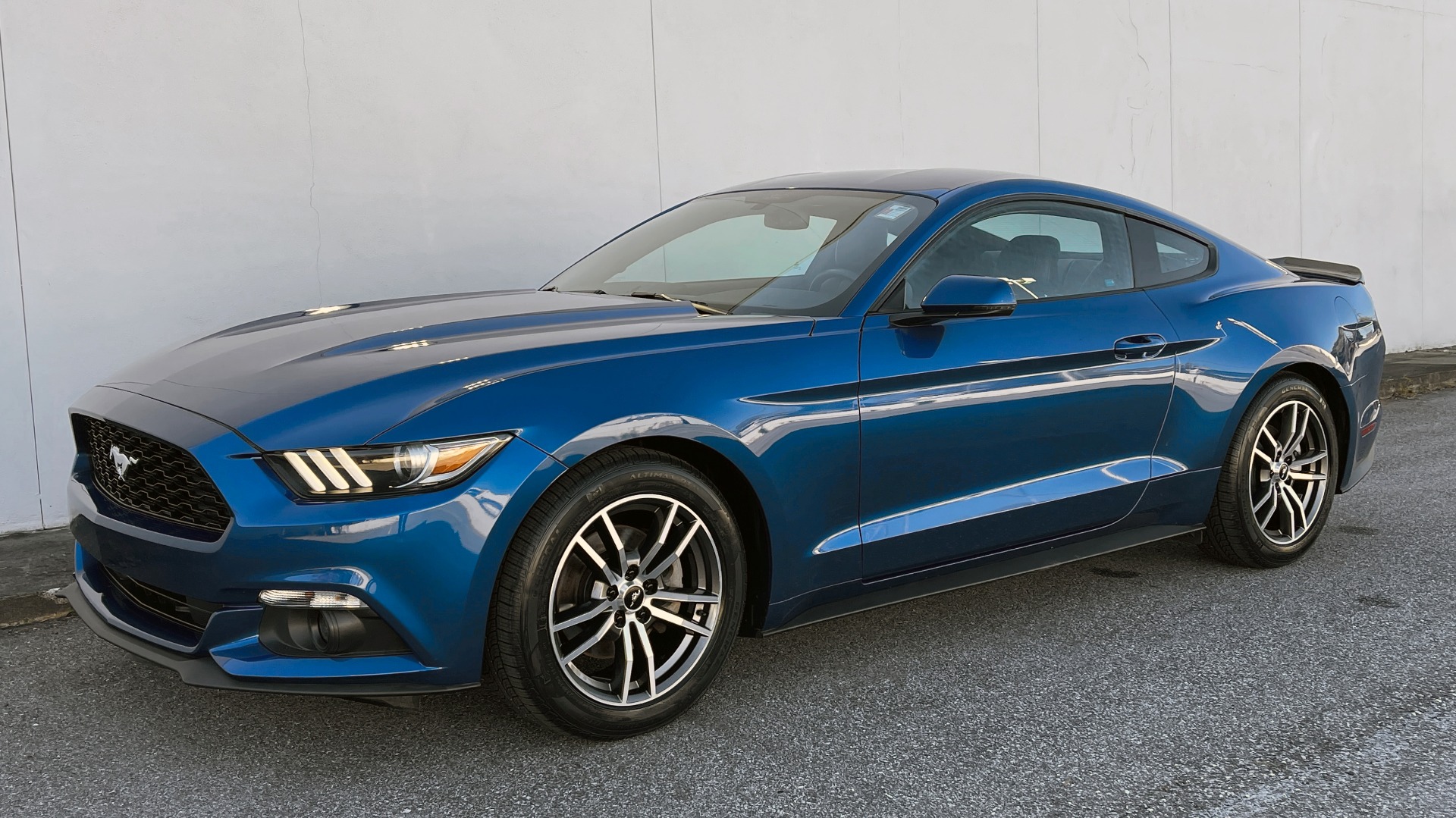 Used 2017 Ford MUSTANG ECOBOOST 2.3L PREMIUM / 6-SPD MANUAL / SYNC3 / REARVIEW for sale Sold at Formula Imports in Charlotte NC 28227 2
