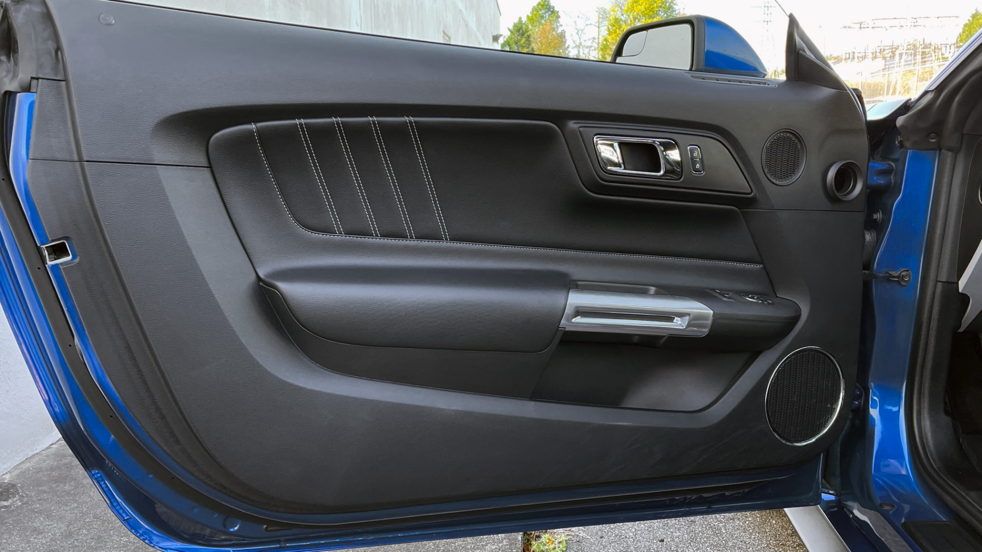Used 2017 Ford MUSTANG ECOBOOST 2.3L PREMIUM / 6-SPD MANUAL / SYNC3 / REARVIEW for sale Sold at Formula Imports in Charlotte NC 28227 20