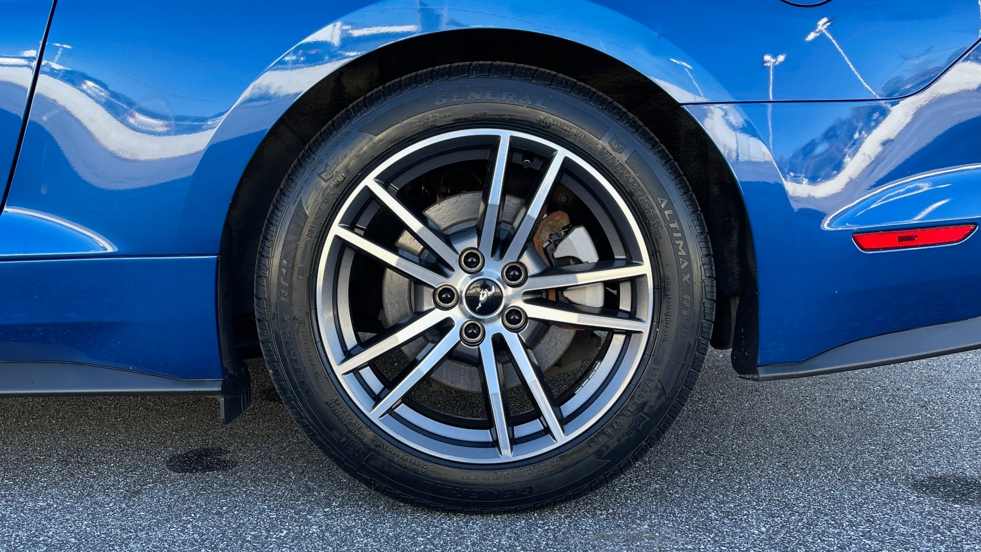 Used 2017 Ford MUSTANG ECOBOOST 2.3L PREMIUM / 6-SPD MANUAL / SYNC3 / REARVIEW for sale Sold at Formula Imports in Charlotte NC 28227 44
