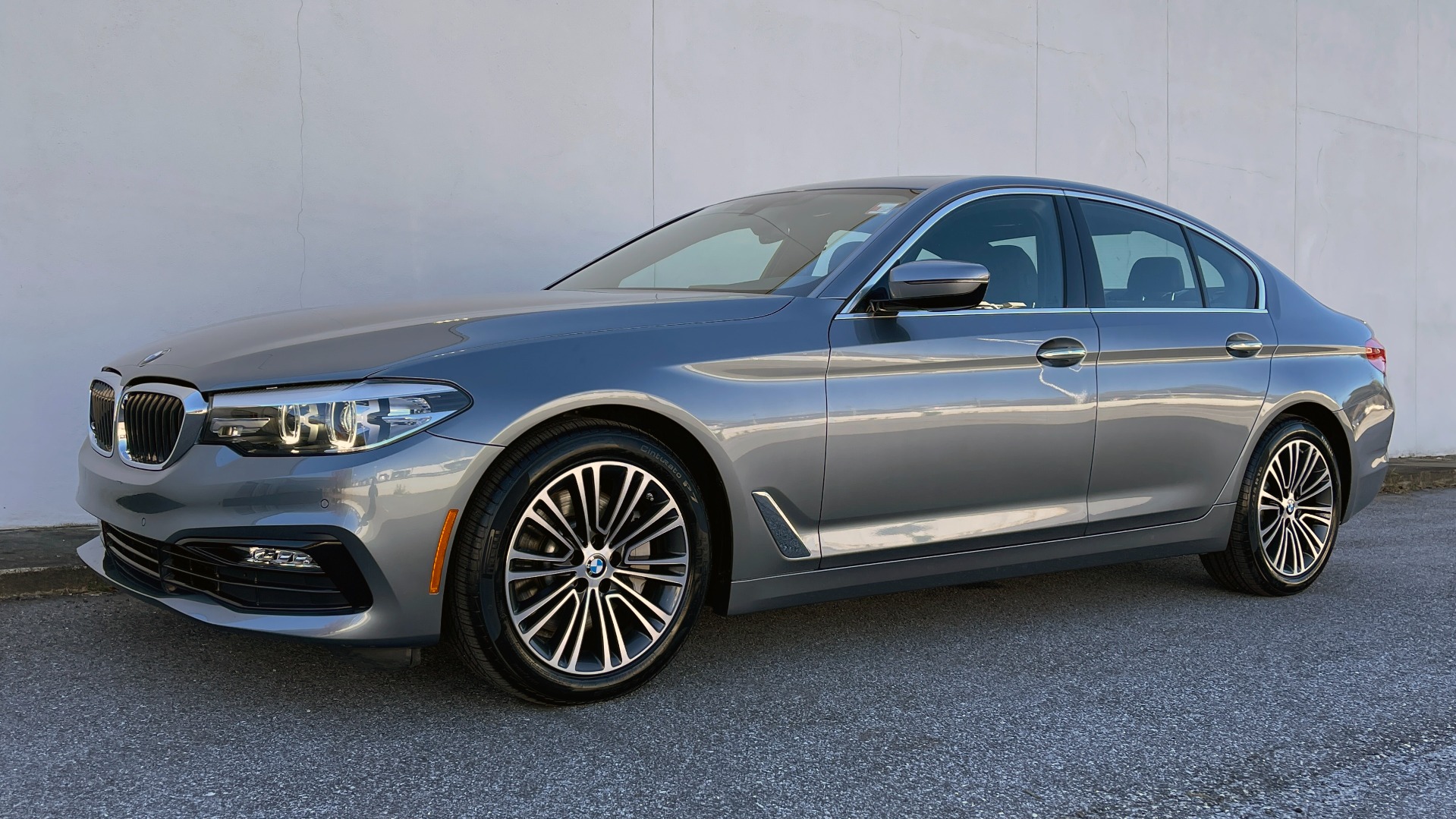 Used 2018 BMW 5 SERIES 530I PREMIUM SEDAN / HTD STS / PARK DISTANCE CONTROL / REARVIEW for sale Sold at Formula Imports in Charlotte NC 28227 2