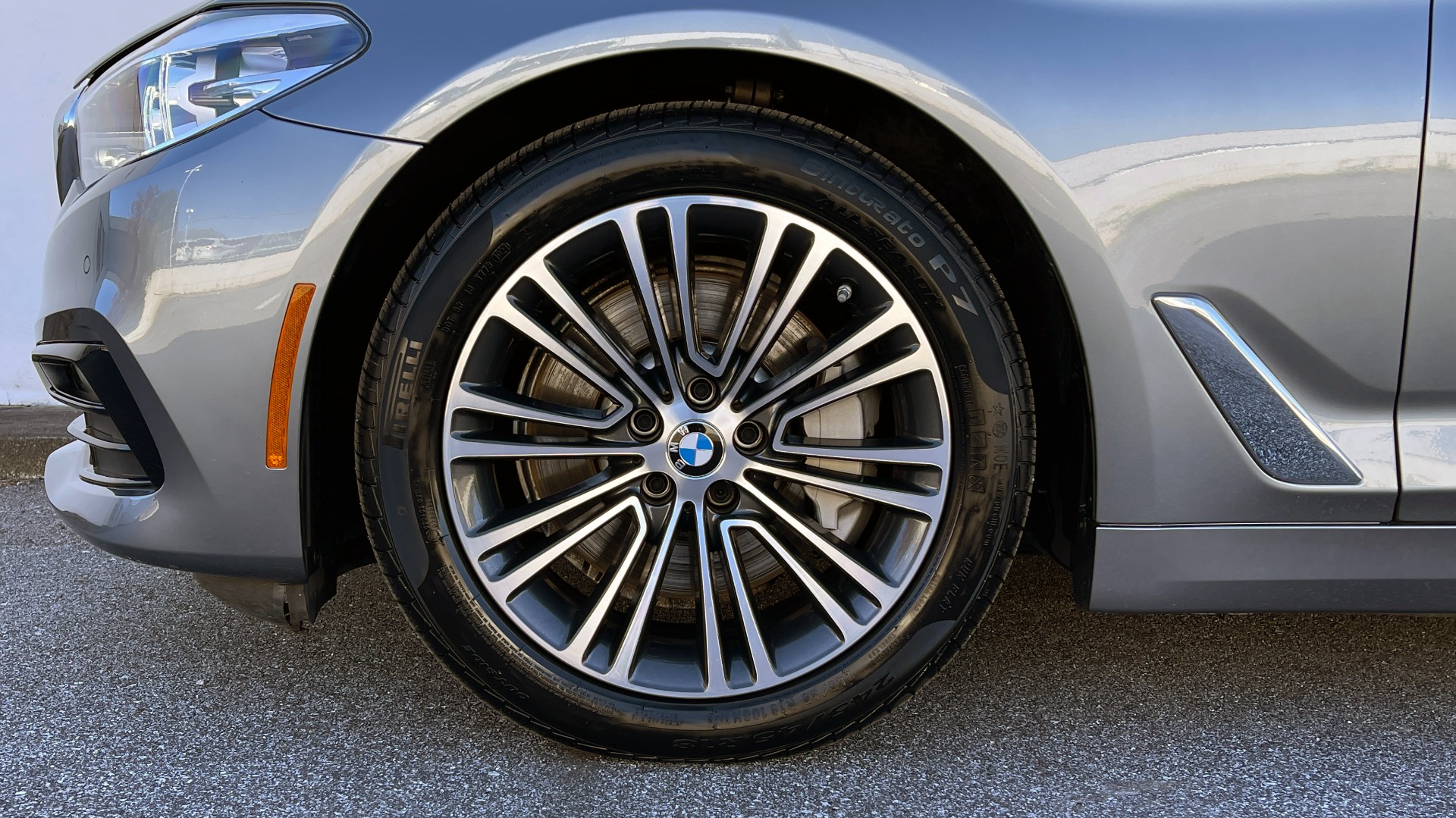 Used 2018 BMW 5 SERIES 530I PREMIUM SEDAN / HTD STS / PARK DISTANCE CONTROL / REARVIEW for sale Sold at Formula Imports in Charlotte NC 28227 59