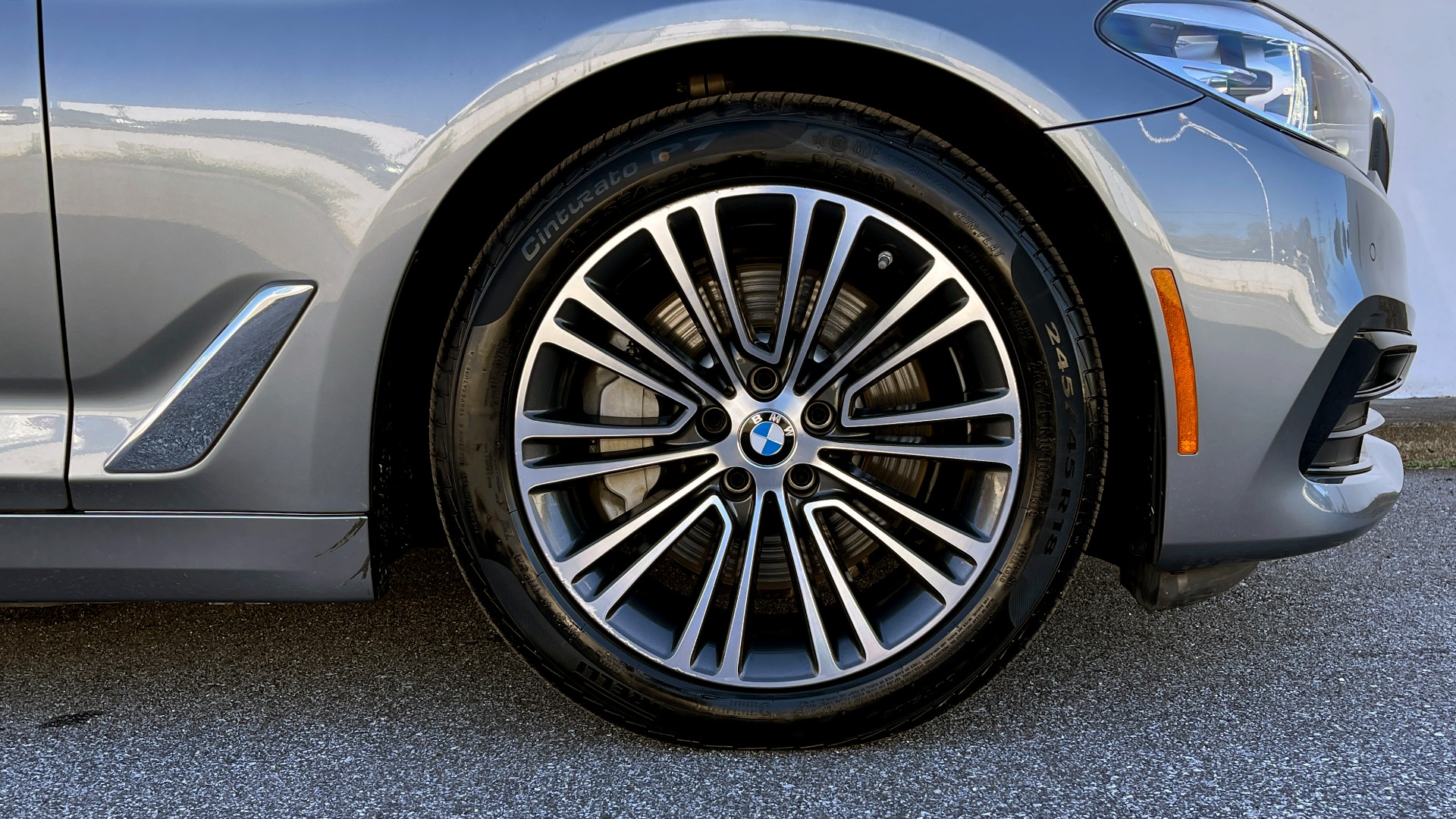 Used 2018 BMW 5 SERIES 530I PREMIUM SEDAN / HTD STS / PARK DISTANCE CONTROL / REARVIEW for sale Sold at Formula Imports in Charlotte NC 28227 62