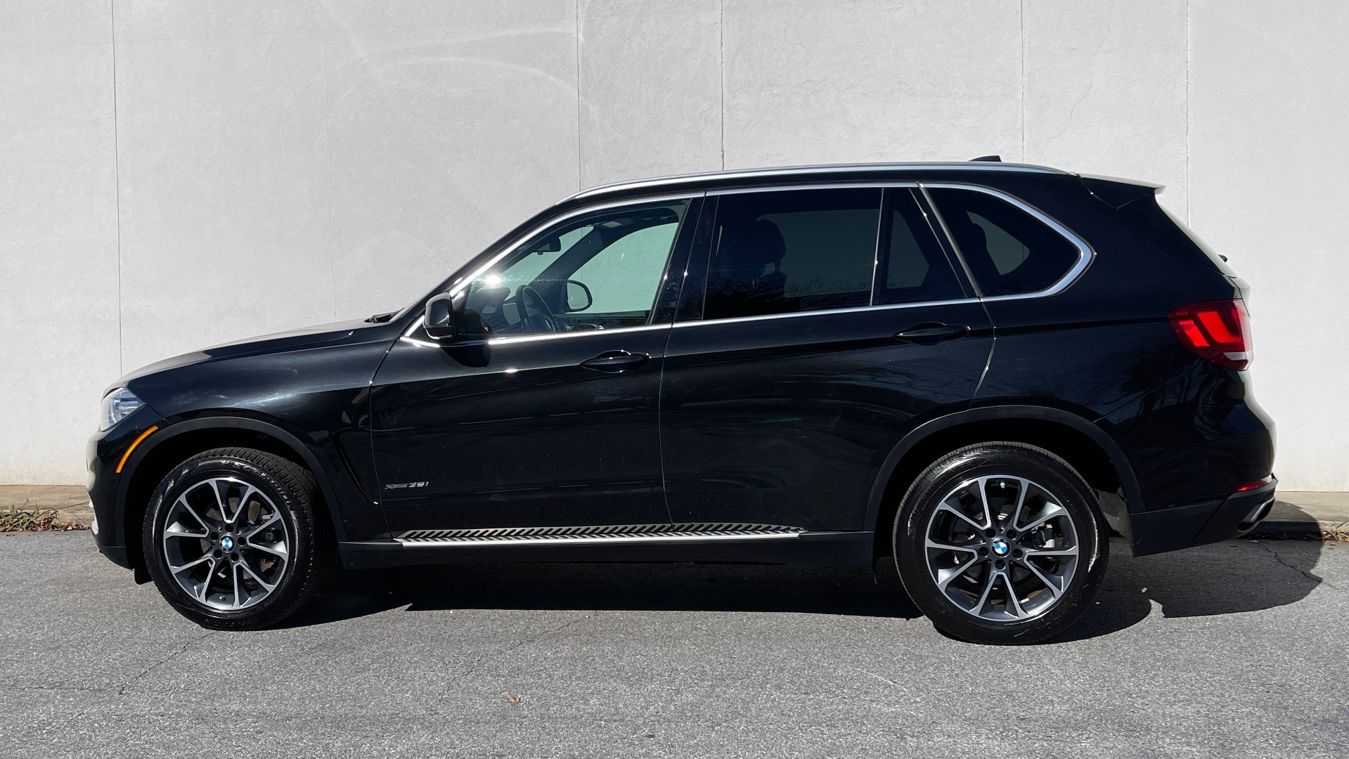 Used 2018 BMW X5 XDRIVE35I PREMIUM / DRVR ASST / HUD / ABSD / NAV / REARVIEW for sale $43,795 at Formula Imports in Charlotte NC 28227 3