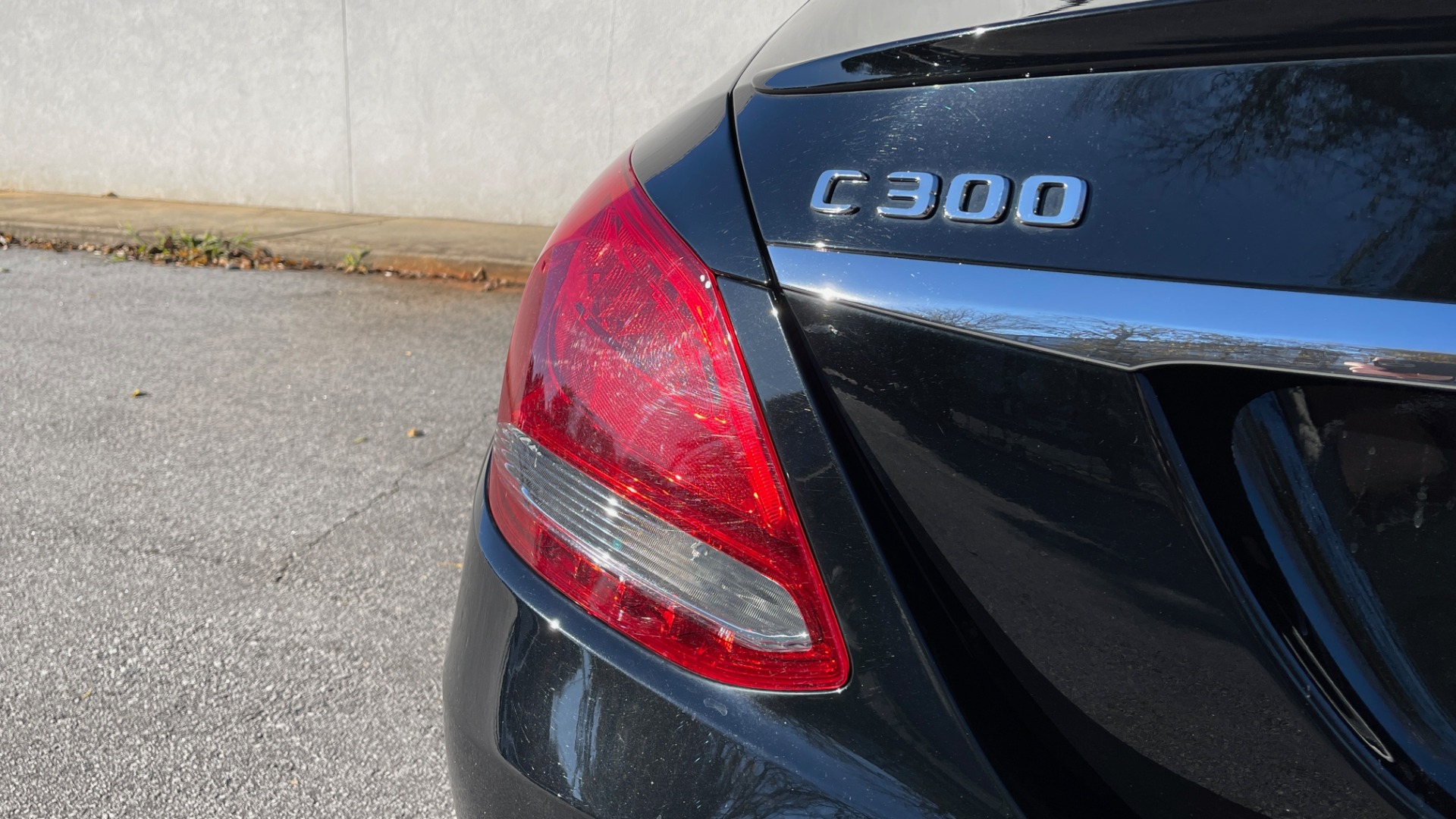 Used 2018 Mercedes-Benz C-Class C 300 2.0L SEDAN / PREMIUM / NAV / SUNROOF / COMFORT SUSP / REARVIEW for sale Sold at Formula Imports in Charlotte NC 28227 22