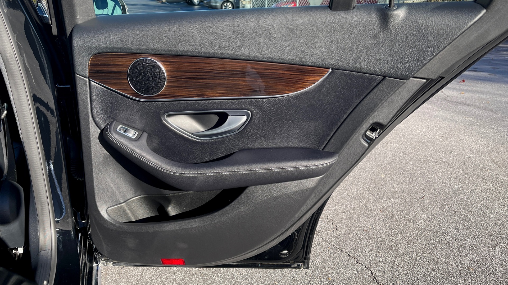 Used 2018 Mercedes-Benz C-CLASS C 300 4MATIC PREMIUM / NAV / CMFRT SUSP / KEYLESS-GO / REARVIEW for sale $35,995 at Formula Imports in Charlotte NC 28227 51