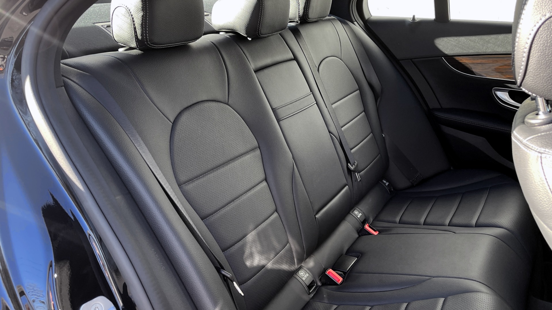 Used 2018 Mercedes-Benz C-CLASS C 300 4MATIC PREMIUM / NAV / CMFRT SUSP / KEYLESS-GO / REARVIEW for sale $35,995 at Formula Imports in Charlotte NC 28227 54