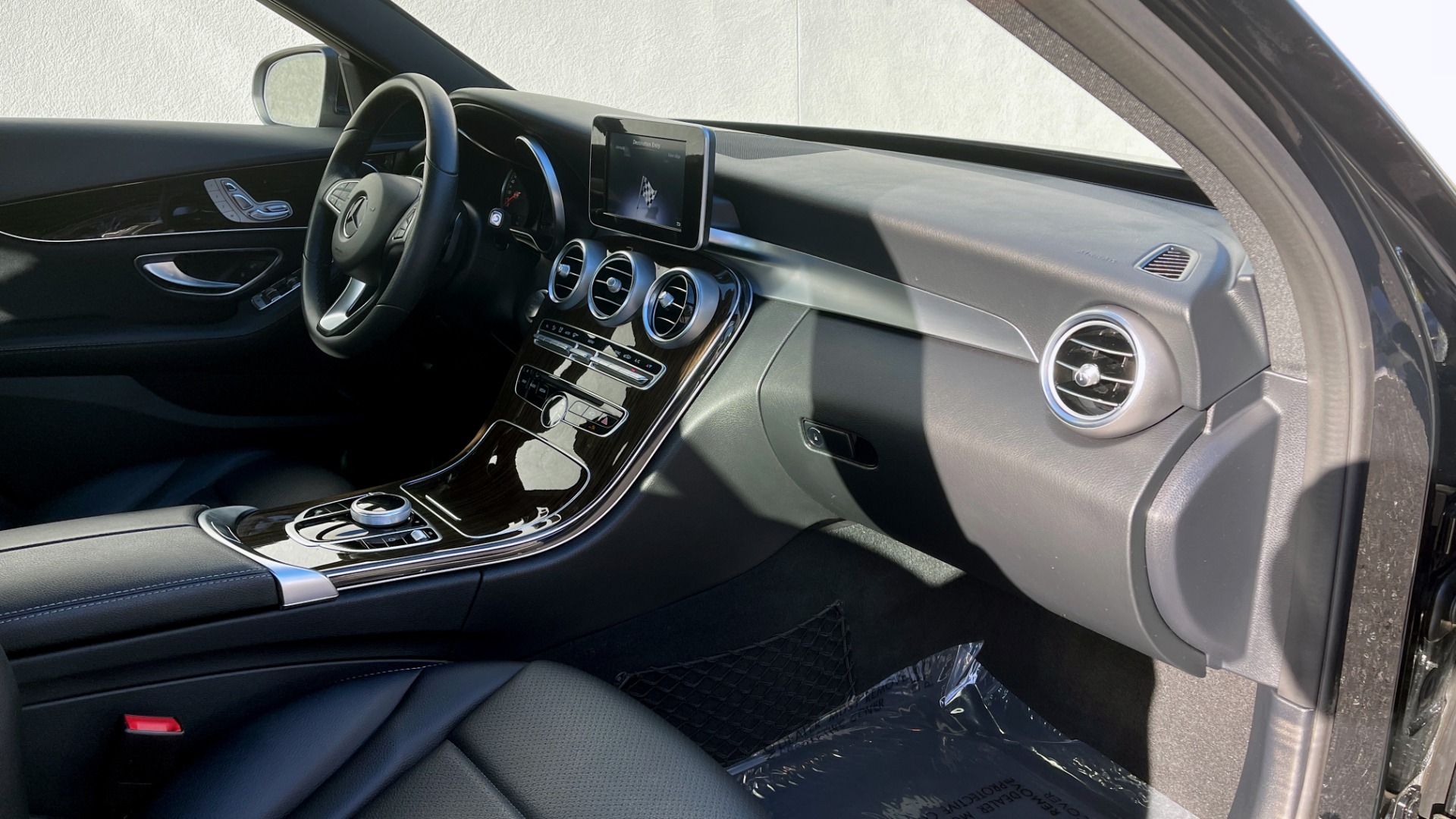 Used 2018 Mercedes-Benz C-Class C 300 2.0L SEDAN / PREMIUM / NAV / SUNROOF / COMFORT SUSP / REARVIEW for sale Sold at Formula Imports in Charlotte NC 28227 57