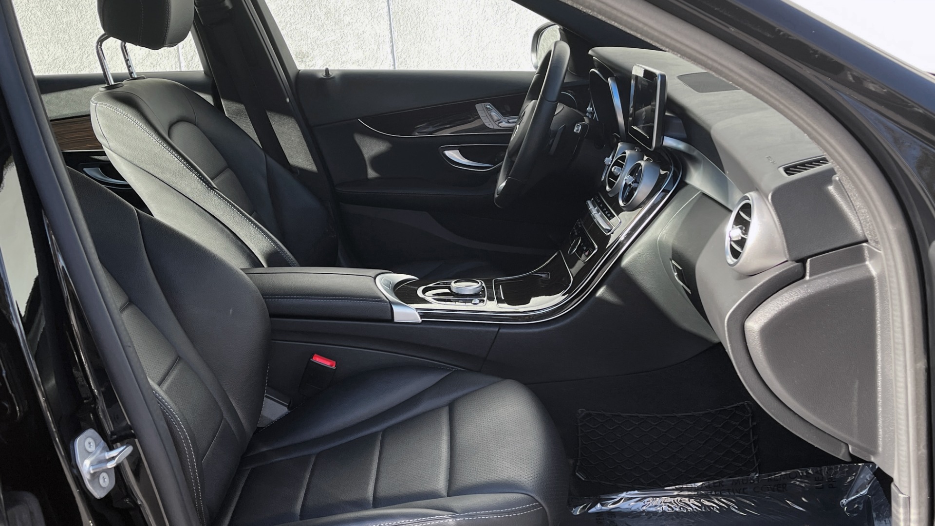 Used 2018 Mercedes-Benz C-CLASS C 300 4MATIC PREMIUM / NAV / CMFRT SUSP / KEYLESS-GO / REARVIEW for sale $35,995 at Formula Imports in Charlotte NC 28227 59