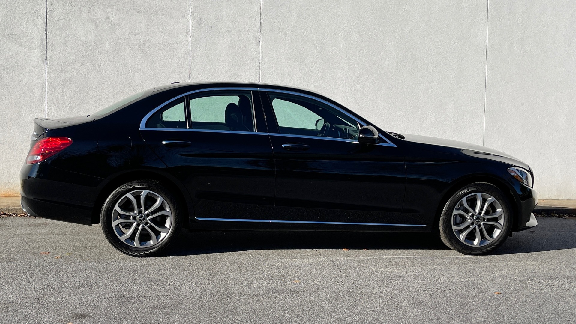 Used 2018 Mercedes-Benz C-Class C 300 2.0L SEDAN / PREMIUM / NAV / SUNROOF / COMFORT SUSP / REARVIEW for sale Sold at Formula Imports in Charlotte NC 28227 8