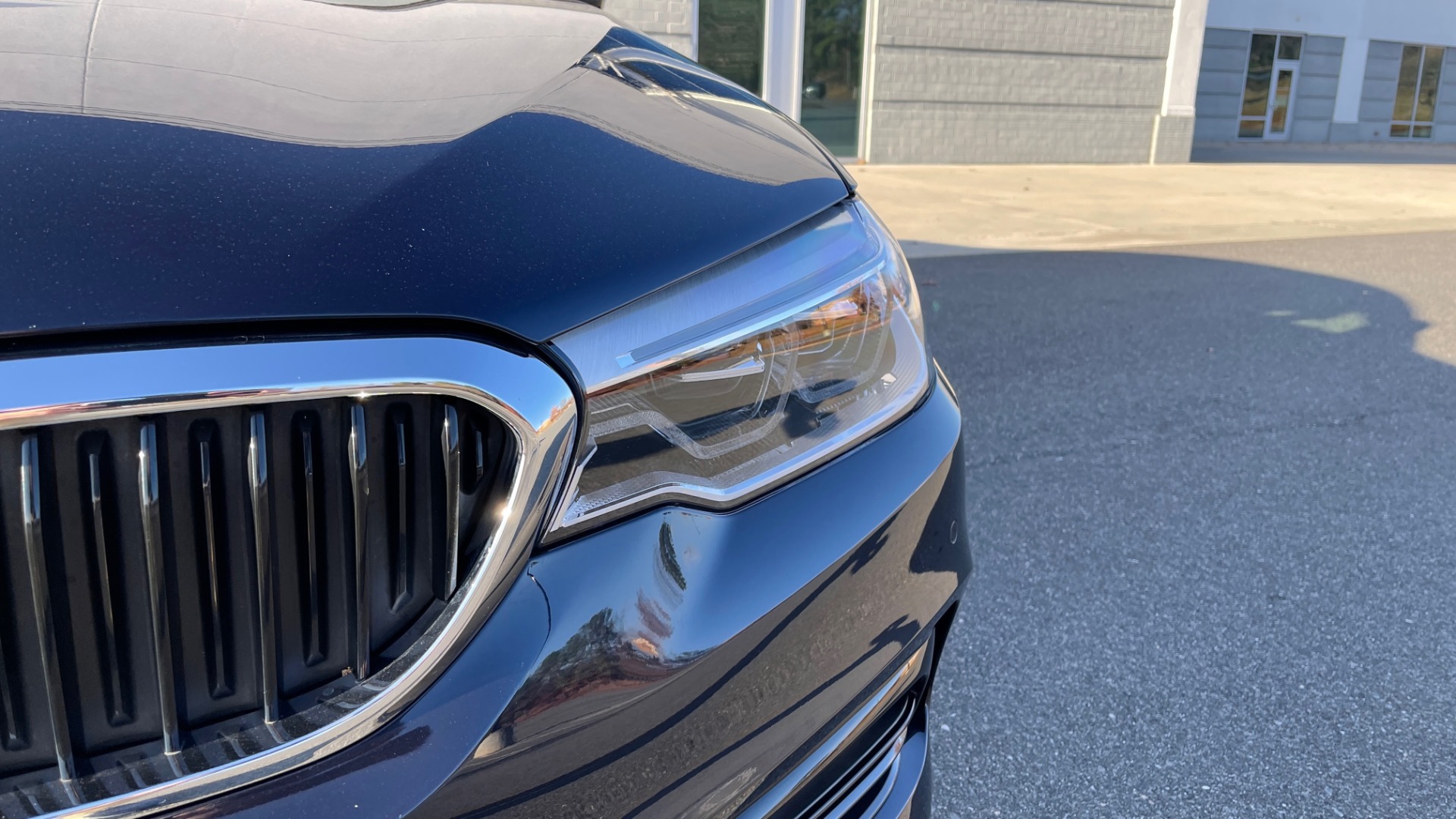 Used 2018 BMW 5 SERIES 530I XDRIVE PREMIUM / EXEC PKG / DRVR ASST PLUS / NAV / REARVIEW for sale Sold at Formula Imports in Charlotte NC 28227 16