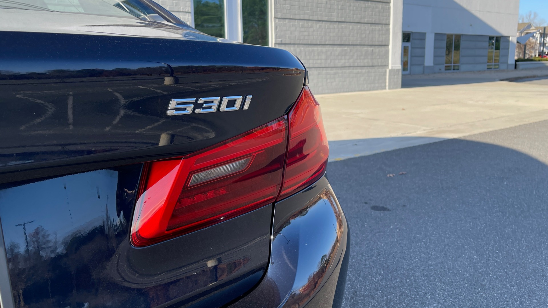 Used 2018 BMW 5 SERIES 530I XDRIVE PREMIUM / EXEC PKG / DRVR ASST PLUS / NAV / REARVIEW for sale Sold at Formula Imports in Charlotte NC 28227 25