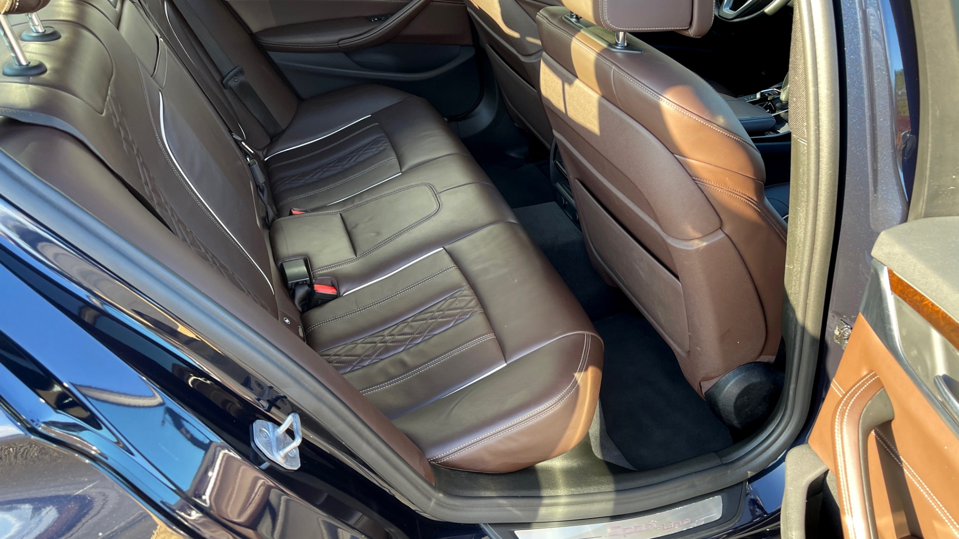 Used 2018 BMW 5 SERIES 530I XDRIVE PREMIUM / EXEC PKG / DRVR ASST PLUS / NAV / REARVIEW for sale Sold at Formula Imports in Charlotte NC 28227 54
