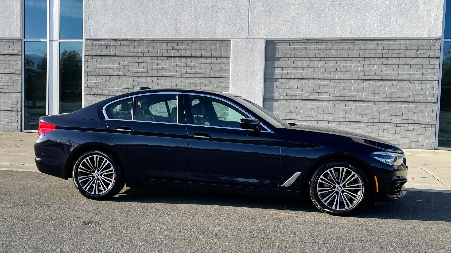 Used 2018 BMW 5 SERIES 530I XDRIVE PREMIUM / EXEC PKG / DRVR ASST PLUS / NAV / REARVIEW for sale Sold at Formula Imports in Charlotte NC 28227 9