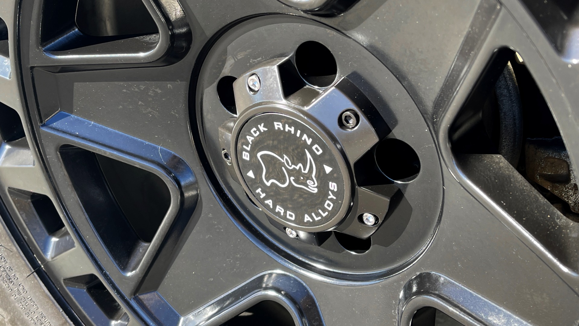 Used 2018 Jeep WRANGLER JK UNLIMITED SPORT S 4X4 / 3.6L V6 / AUTO / HARD-TOP / 20IN WHEELS for sale Sold at Formula Imports in Charlotte NC 28227 12