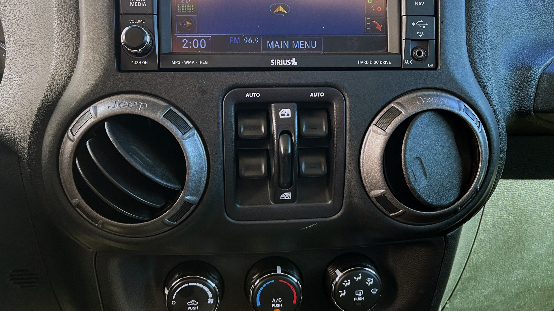 Used 2018 Jeep WRANGLER JK UNLIMITED SPORT S 4X4 / 3.6L V6 / AUTO / HARD-TOP / 20IN WHEELS for sale Sold at Formula Imports in Charlotte NC 28227 41