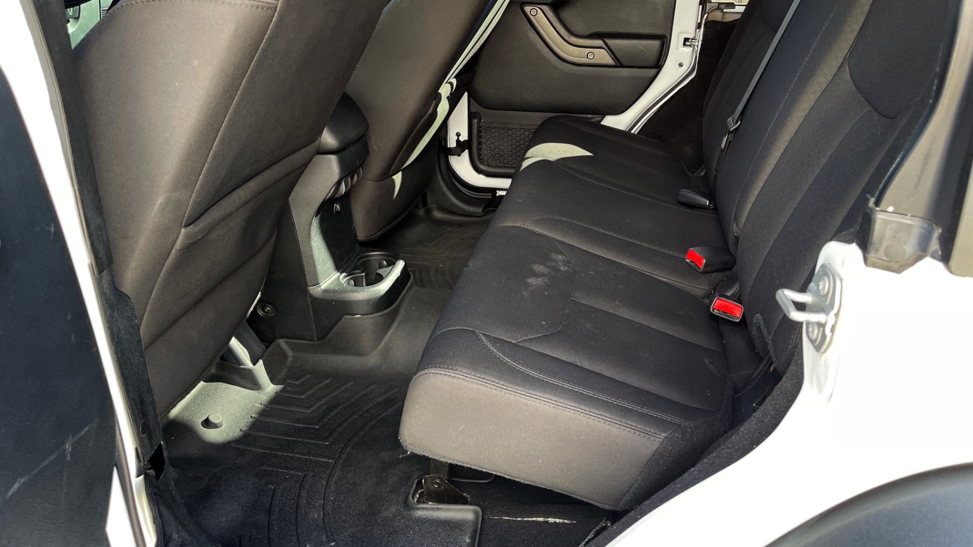 Used 2018 Jeep WRANGLER JK UNLIMITED SPORT S 4X4 / 3.6L V6 / AUTO / HARD-TOP / 20IN WHEELS for sale Sold at Formula Imports in Charlotte NC 28227 50