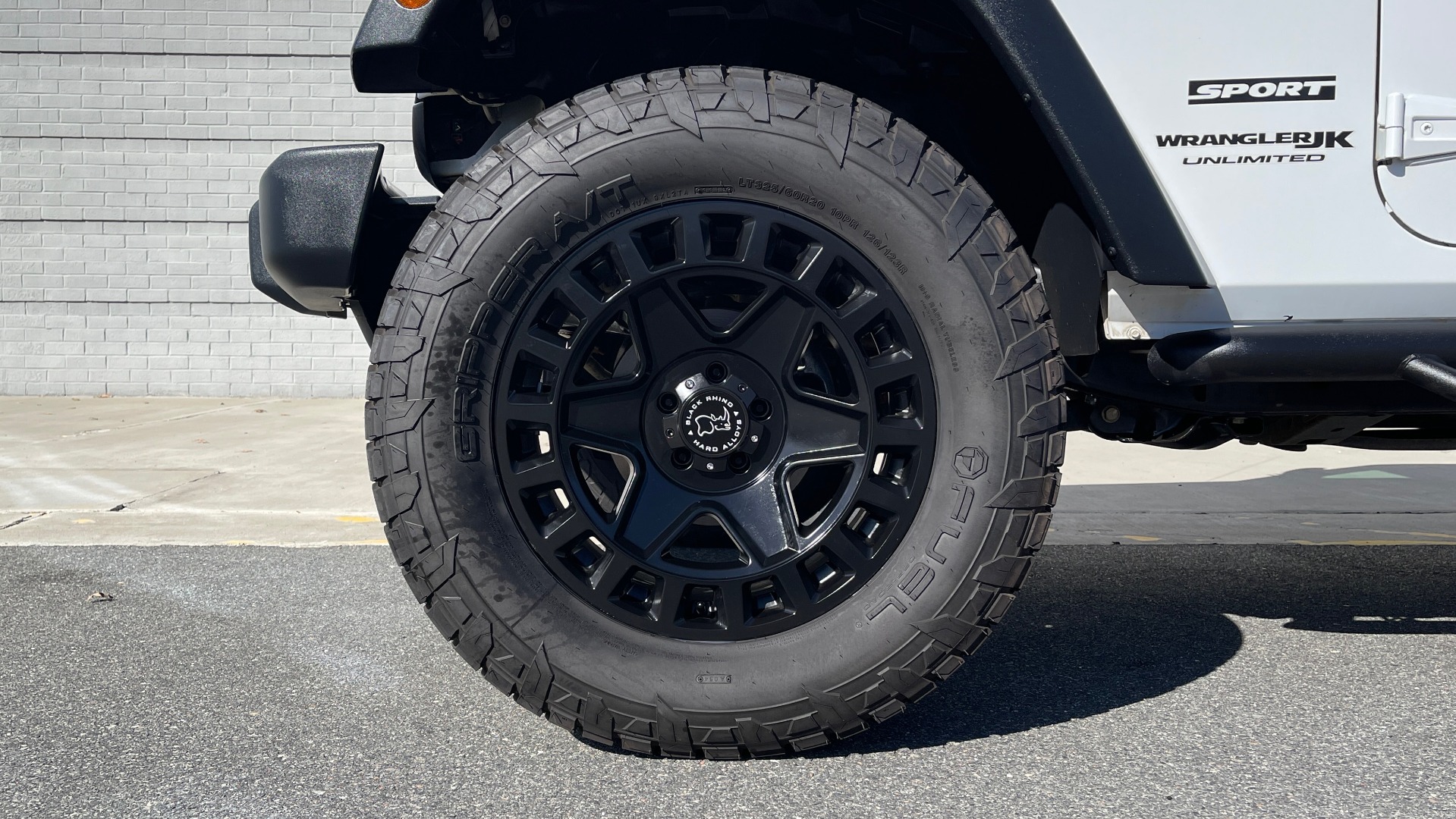 Used 2018 Jeep WRANGLER JK UNLIMITED SPORT S 4X4 / 3.6L V6 / AUTO / HARD-TOP / 20IN WHEELS for sale Sold at Formula Imports in Charlotte NC 28227 65