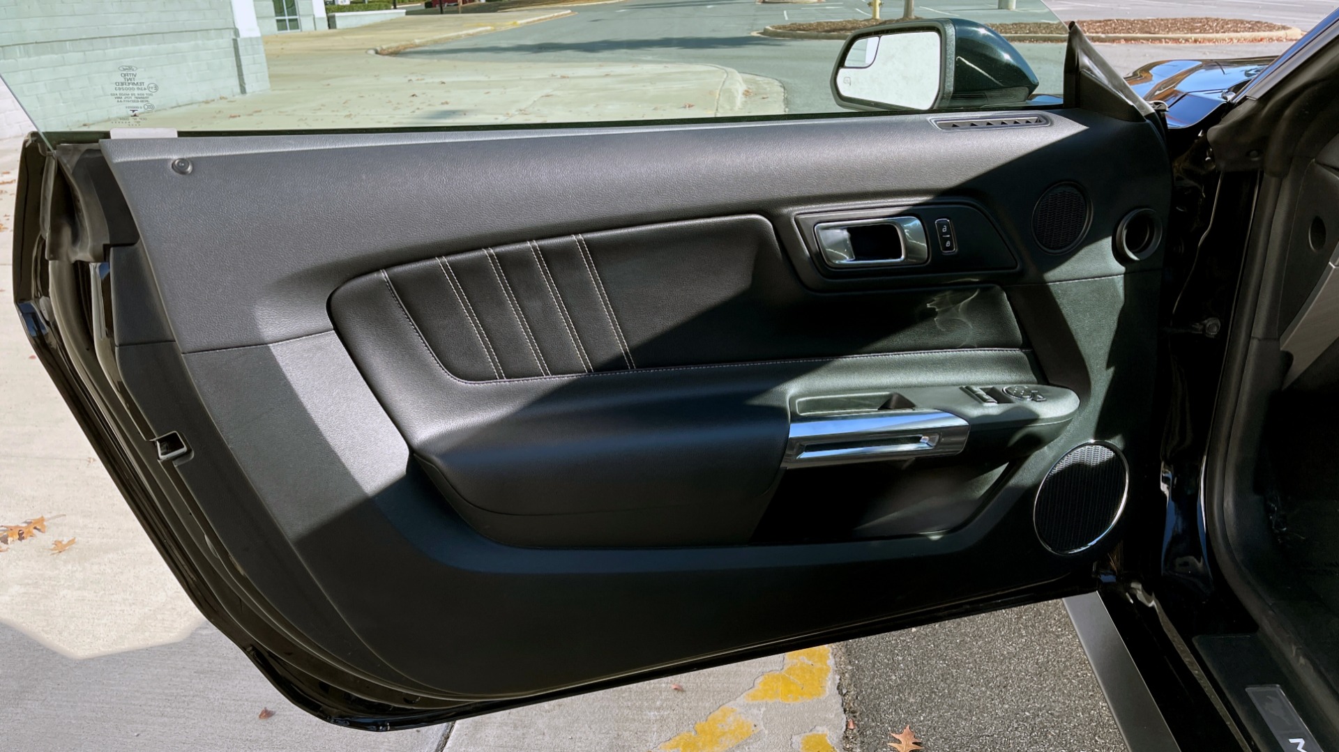 Used 2019 Ford MUSTANG GT PREMIUM 5.0L / AUTO / SYNC3 8IN SCREEN / 19IN WHLS / REARVIEW for sale Sold at Formula Imports in Charlotte NC 28227 23