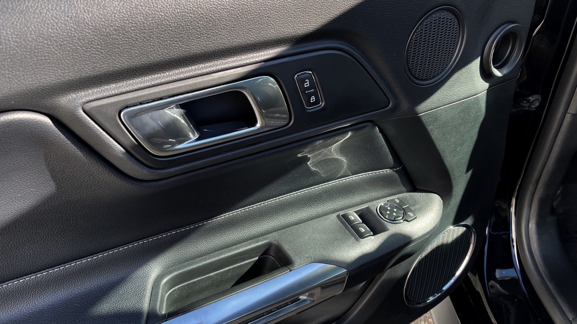 Used 2019 Ford MUSTANG GT PREMIUM 5.0L / AUTO / SYNC3 8IN SCREEN / 19IN WHLS / REARVIEW for sale Sold at Formula Imports in Charlotte NC 28227 24