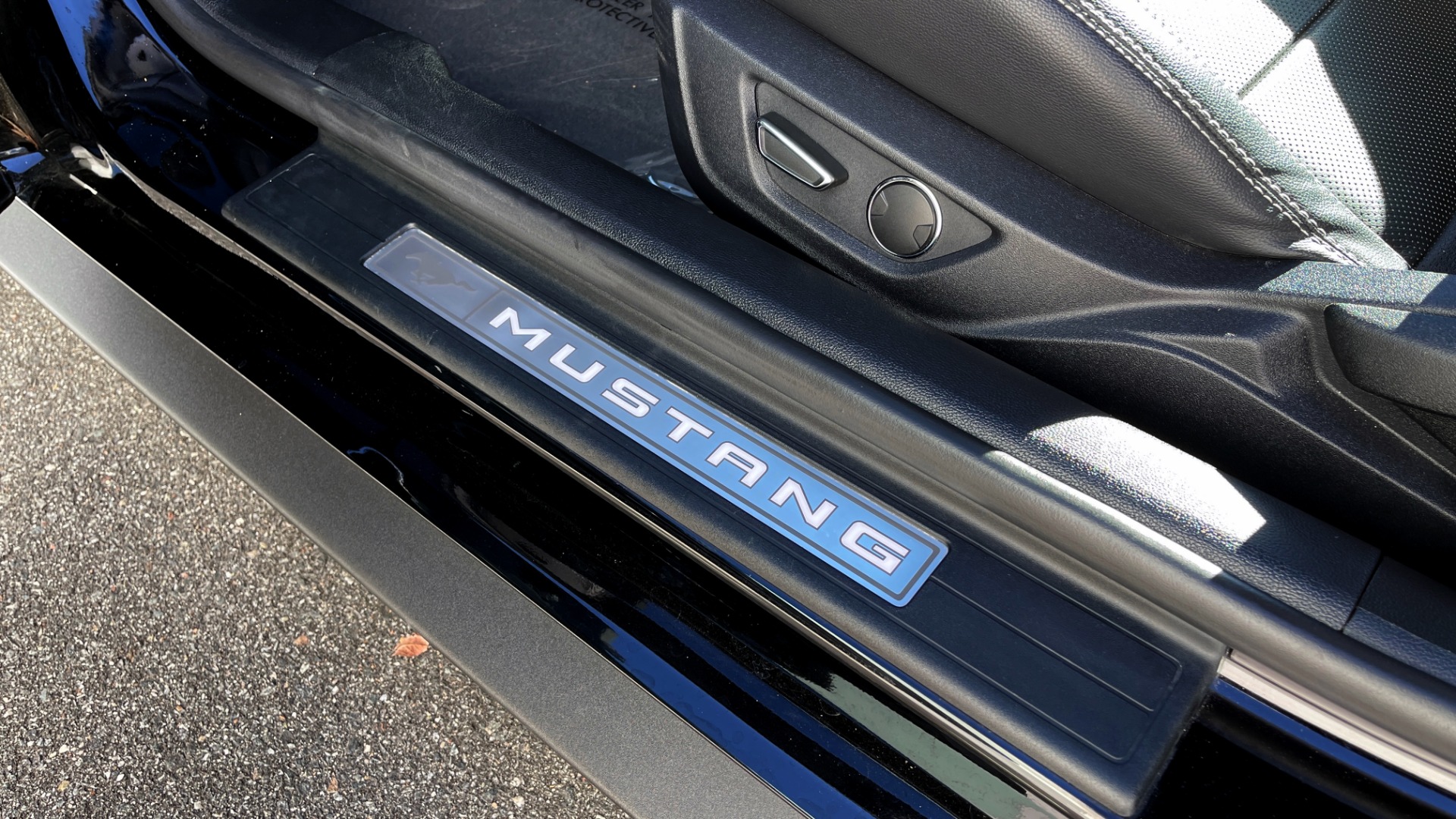 Used 2019 Ford MUSTANG GT PREMIUM 5.0L / AUTO / SYNC3 8IN SCREEN / 19IN WHLS / REARVIEW for sale Sold at Formula Imports in Charlotte NC 28227 28
