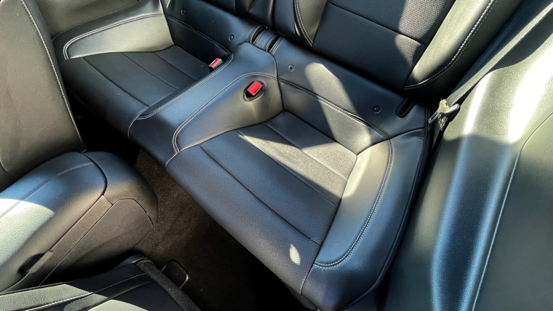 Used 2019 Ford MUSTANG GT PREMIUM 5.0L / AUTO / SYNC3 8IN SCREEN / 19IN WHLS / REARVIEW for sale Sold at Formula Imports in Charlotte NC 28227 31