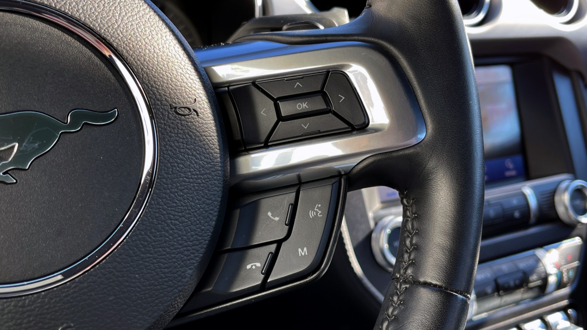 Used 2019 Ford MUSTANG GT PREMIUM 5.0L / AUTO / SYNC3 8IN SCREEN / 19IN WHLS / REARVIEW for sale Sold at Formula Imports in Charlotte NC 28227 34
