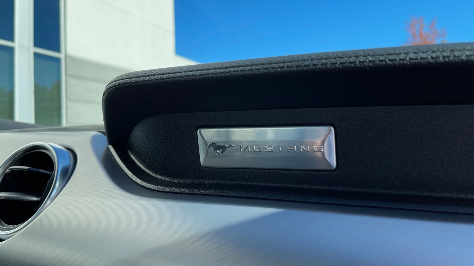 Used 2019 Ford MUSTANG GT PREMIUM 5.0L / AUTO / SYNC3 8IN SCREEN / 19IN WHLS / REARVIEW for sale Sold at Formula Imports in Charlotte NC 28227 55