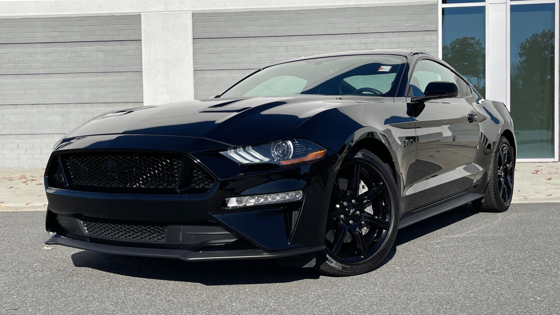 Used 2019 Ford MUSTANG GT PREMIUM 5.0L / 10-SPD AUTO / SYNC3 8IN SCREEN / 19IN WHEELS / REARVIEW for sale $40,995 at Formula Imports in Charlotte NC 28227 7