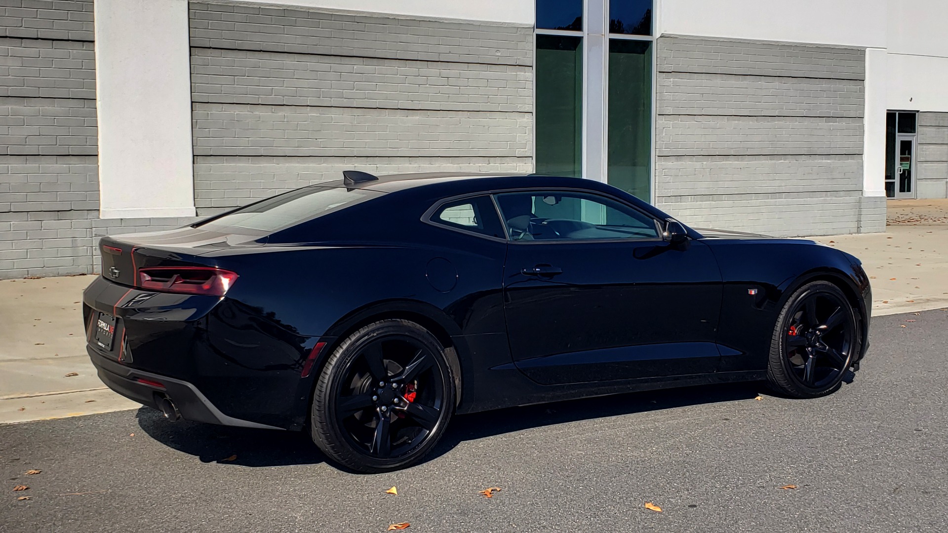 Used 2017 Chevrolet CAMARO 1LT 2DR COUPE 1LT / 2.0L TURBO / 8-SPD AUTO / TECH PKG / BOSE for sale $24,995 at Formula Imports in Charlotte NC 28227 11
