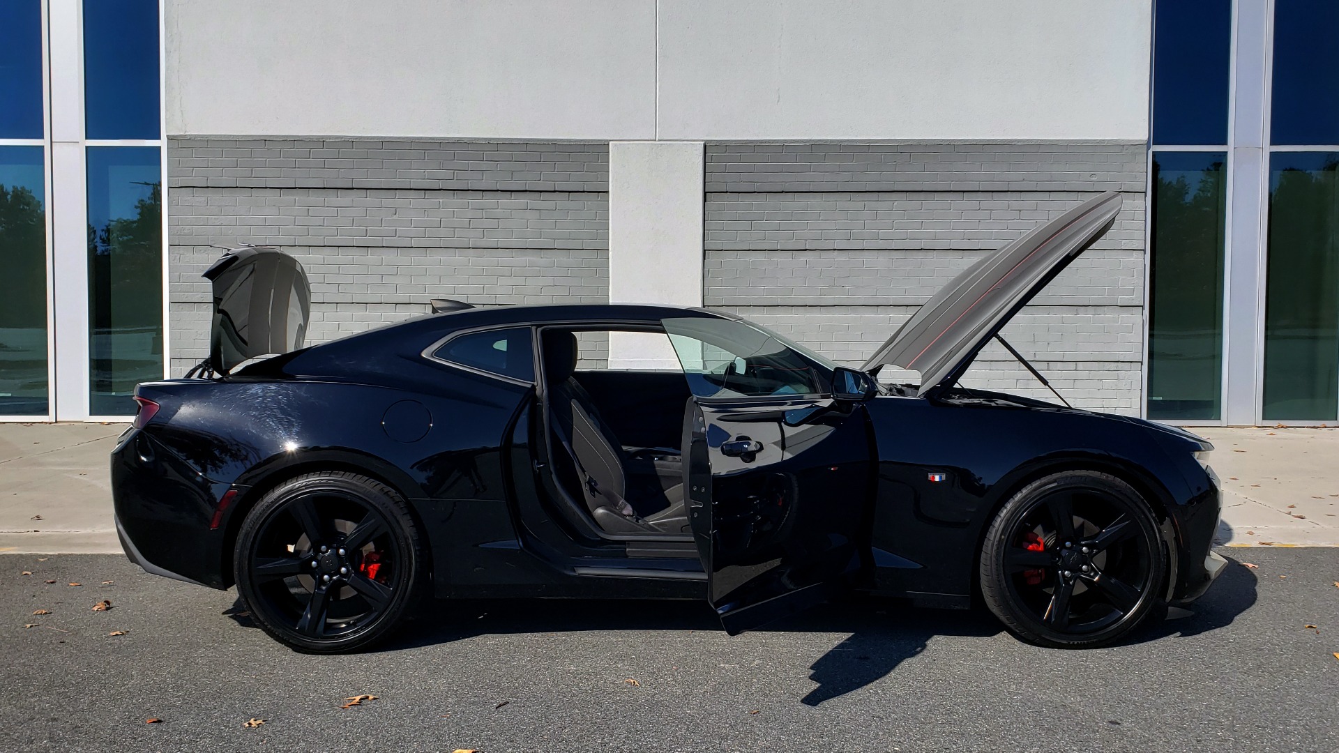 Used 2017 Chevrolet CAMARO 1LT 2DR COUPE 1LT / 2.0L TURBO / 8-SPD AUTO / TECH PKG / BOSE for sale $24,995 at Formula Imports in Charlotte NC 28227 15