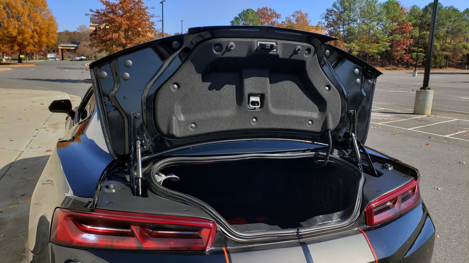 Used 2017 Chevrolet CAMARO 1LT 2DR COUPE 1LT / 2.0L TURBO / 8-SPD AUTO / TECH PKG / BOSE for sale $24,995 at Formula Imports in Charlotte NC 28227 21