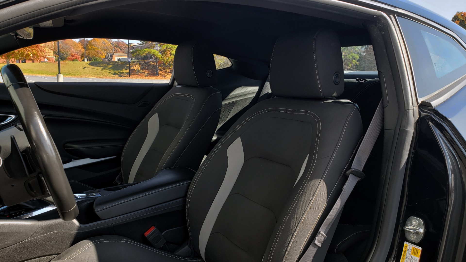 Used 2017 Chevrolet CAMARO 1LT 2DR COUPE 1LT / 2.0L TURBO / 8-SPD AUTO / TECH PKG / BOSE for sale $24,995 at Formula Imports in Charlotte NC 28227 41