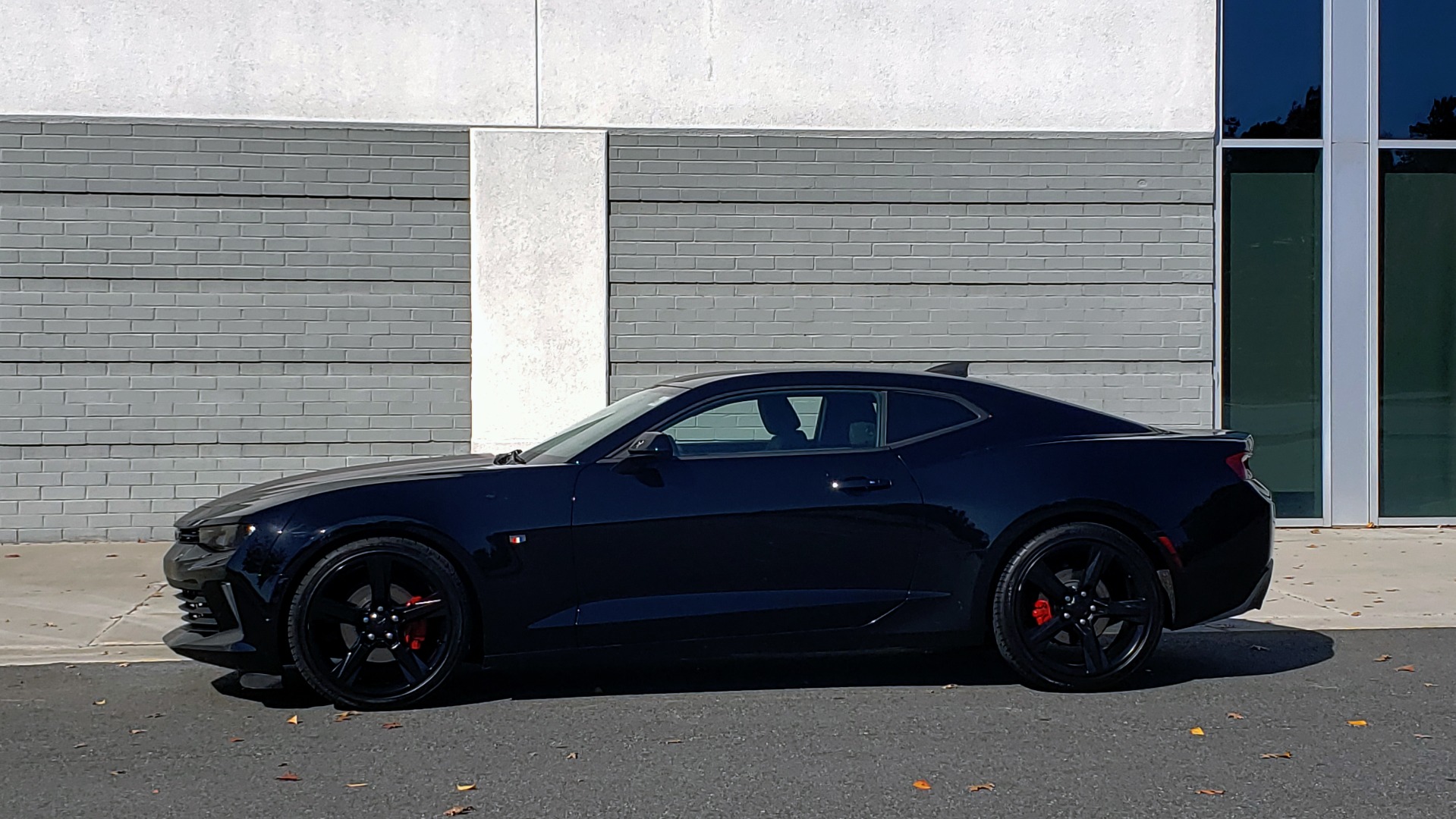 Used 2017 Chevrolet CAMARO 1LT 2DR COUPE 1LT / 2.0L TURBO / 8-SPD AUTO / TECH PKG / BOSE for sale $24,995 at Formula Imports in Charlotte NC 28227 6